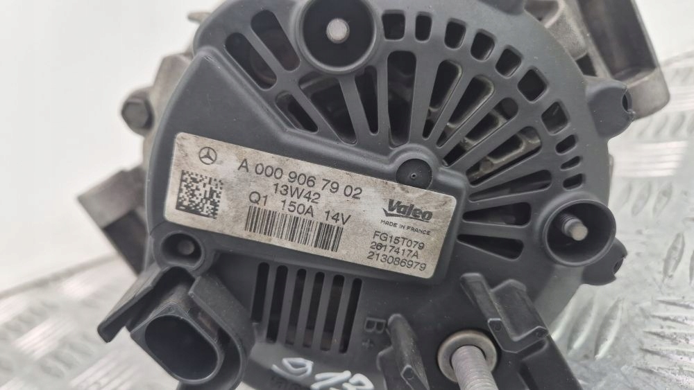 Mercedes E250 CGI W212 1.8 Alternator A0009067902 M271