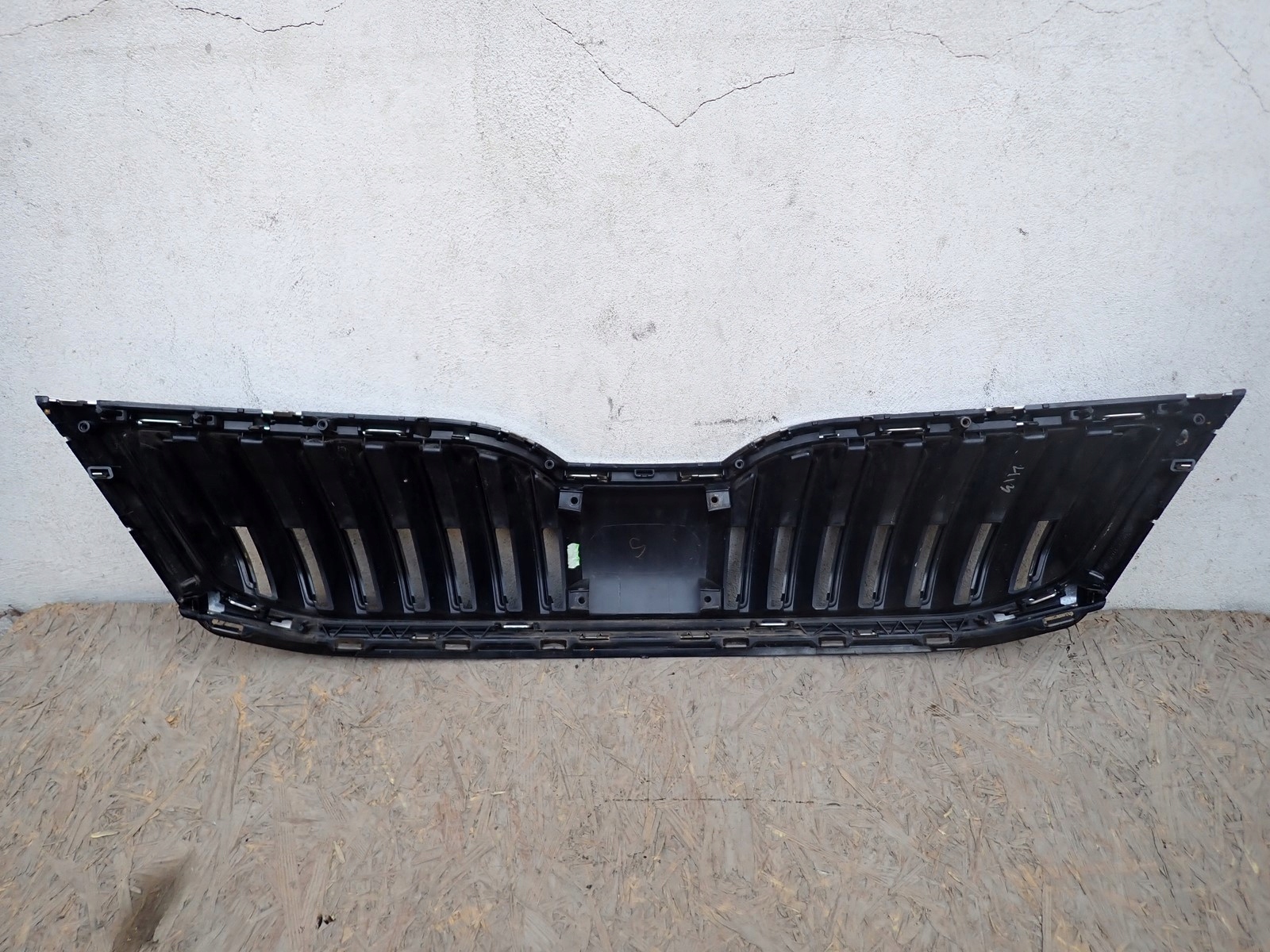 ATRAPA GRILL GRIL SKODA OCTAVIA III 5E LIFT 2017-2020R 5E0853653C Wersja Europejska