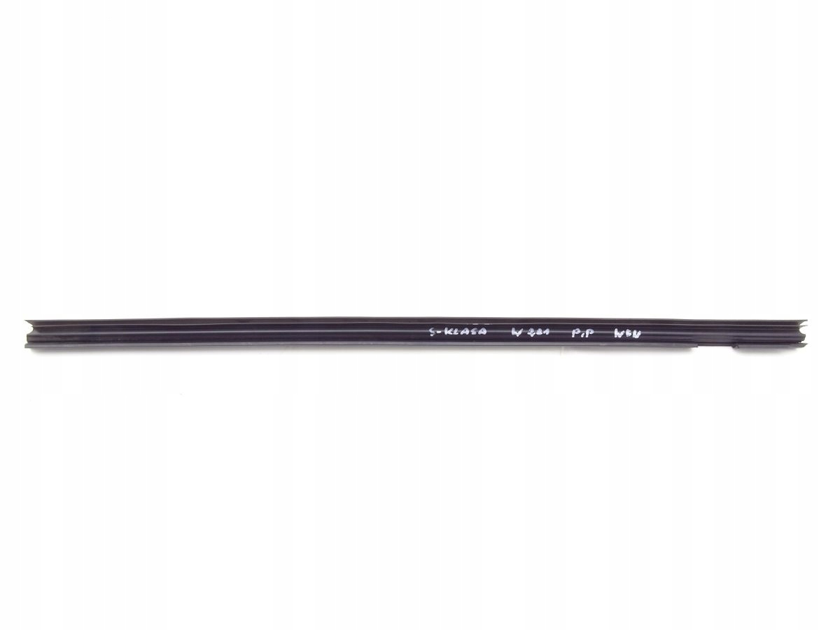 MERCEDES S W221 05- LISTWA ZGARNIAJĄCA SZYBY PRZÓD