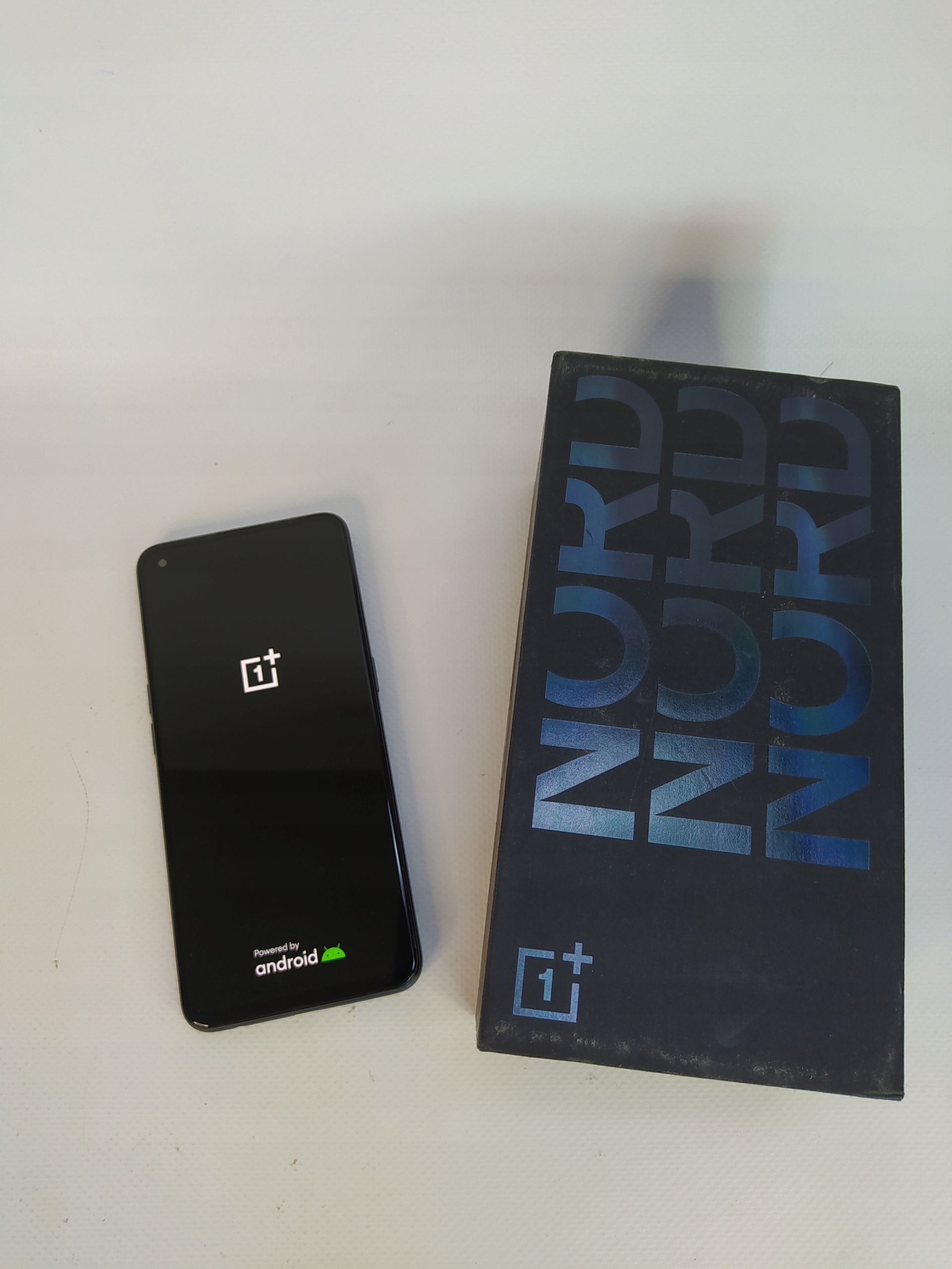 Smartfon OnePlus Nord 8 GB / 128 GB czarny Marka telefonu OnePlus