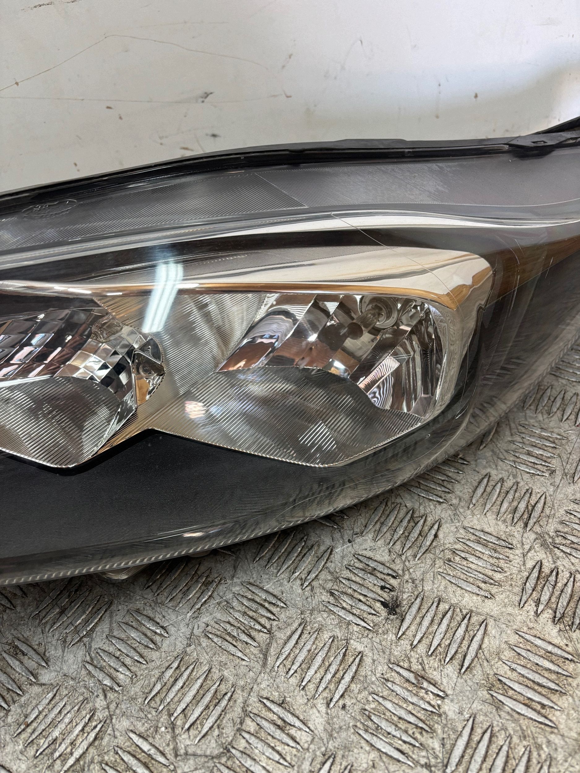 REFLEKTOR light left FORD FIESTA MK7 LIFT 12- C1BB13W030AD