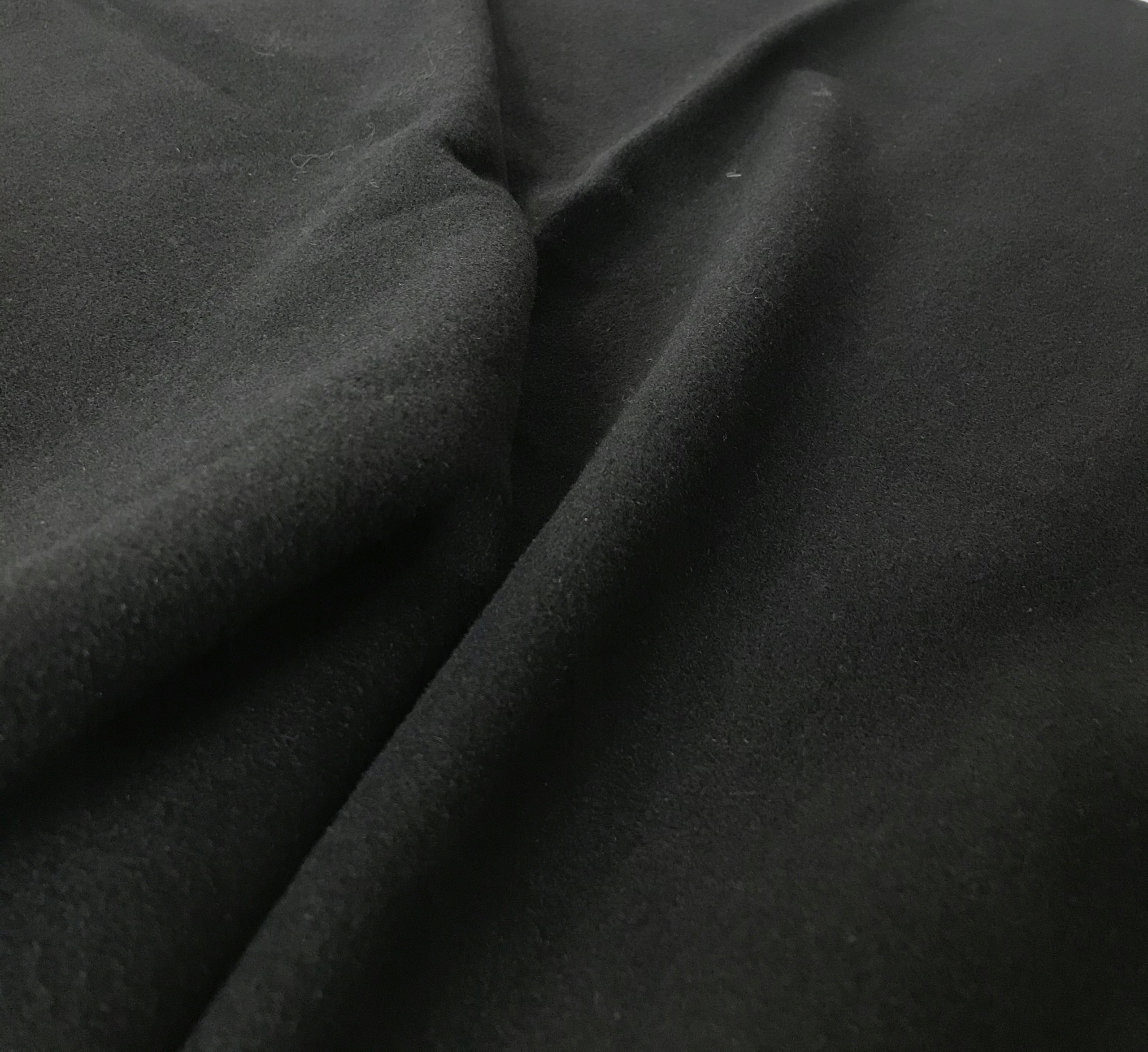 Flauš 80% Vlna Černý Kupón 2,70MB