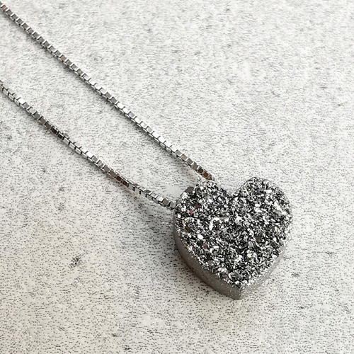 Náhrdelník Celebrity se stříbrným srdíčkem