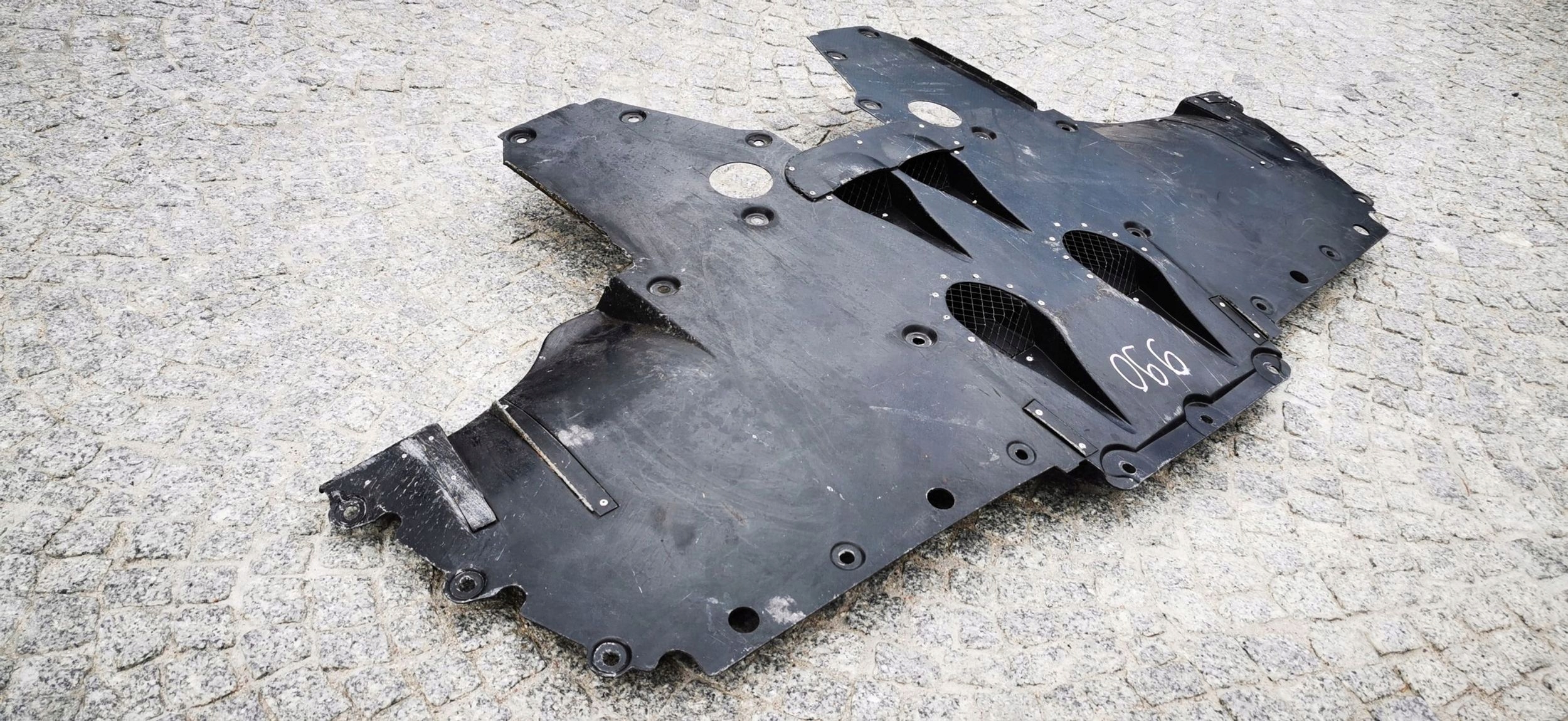 Ferrari 458 Blende Abdeckung unter Motor