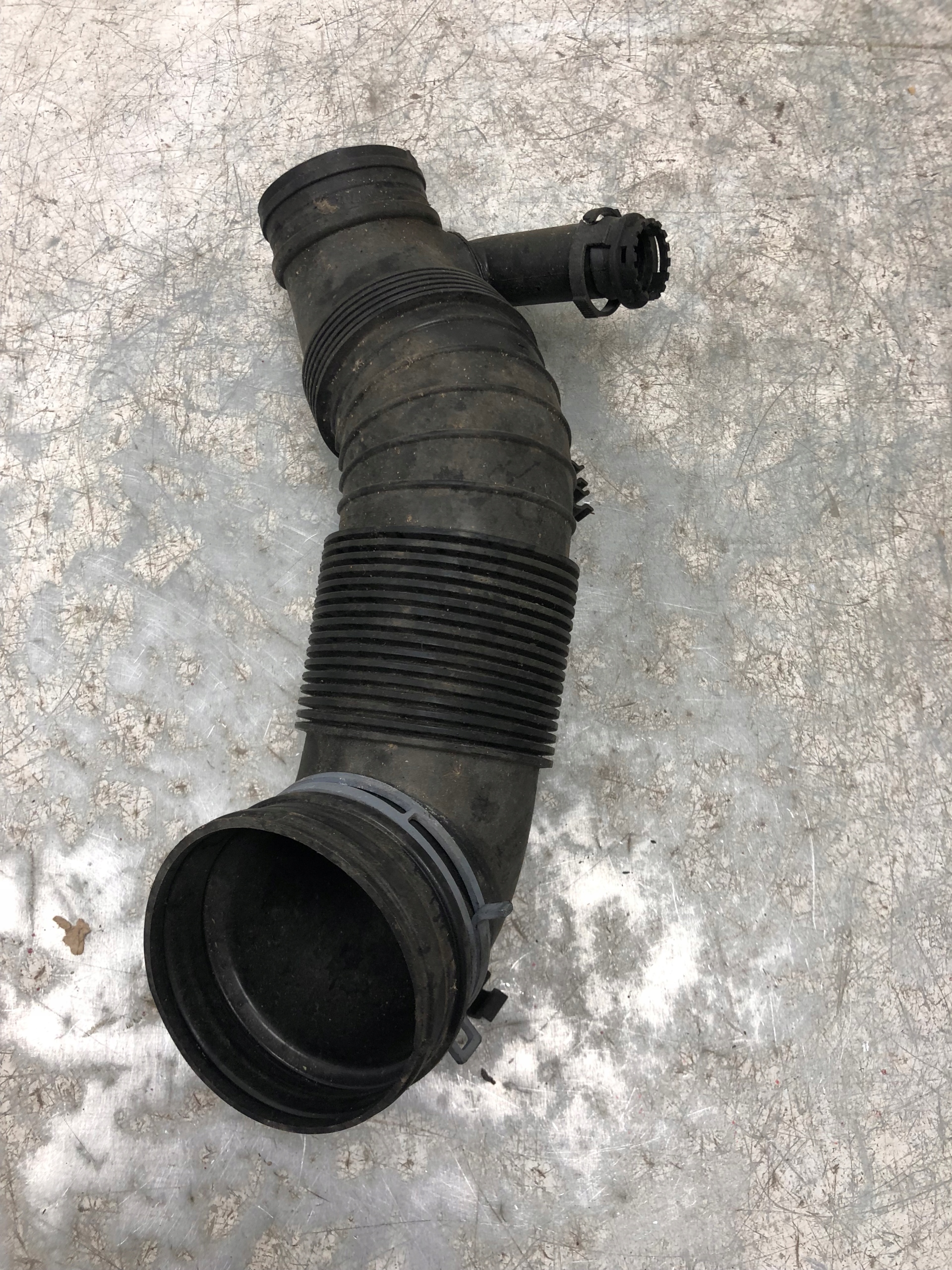 pipe air hose VW TIGUAN 5N0129858