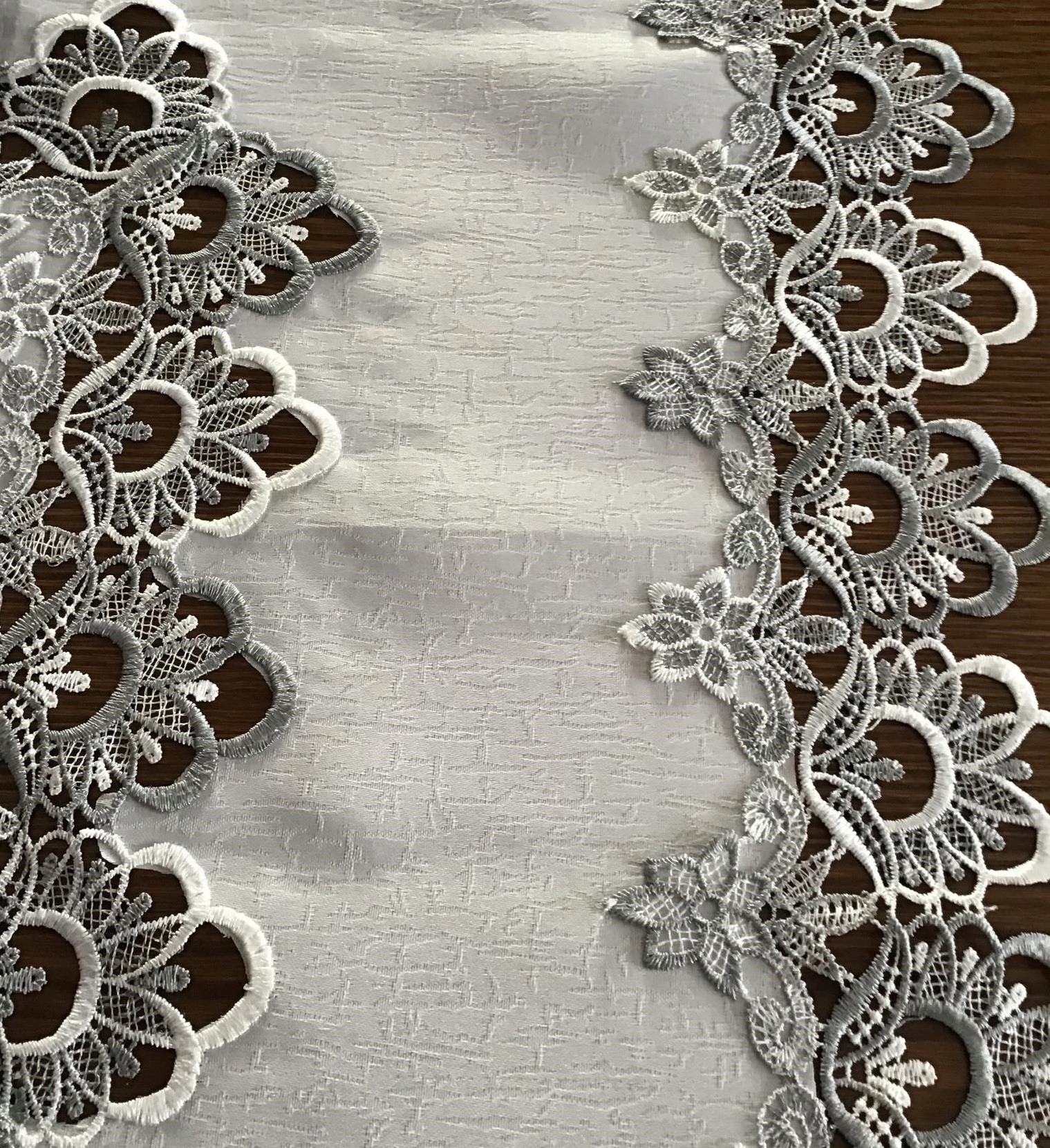 

Obrus Biały Z Szarą Gipiurą 150x350cm