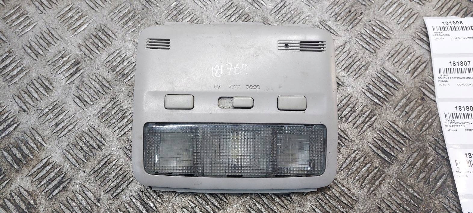 LAMPKA PODSUFITKI COROLLA VERSO II EUROPA