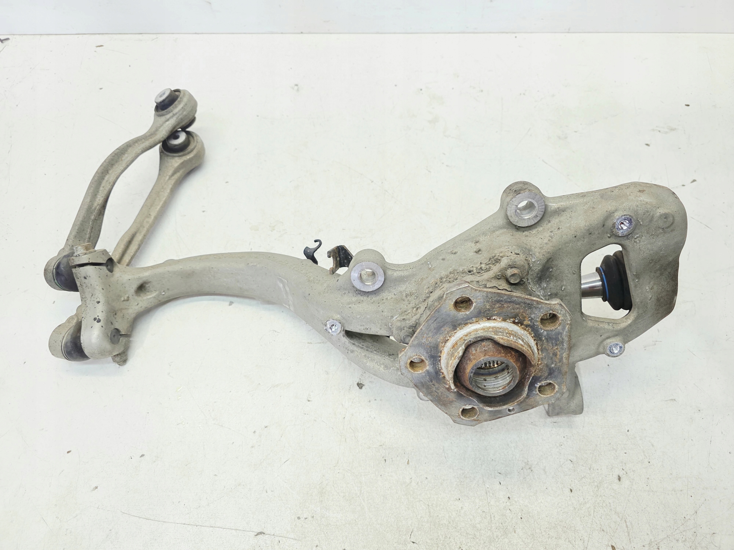 otoč čepu levý předek AUDI A6 C8 4K0407241D 4K0407559D