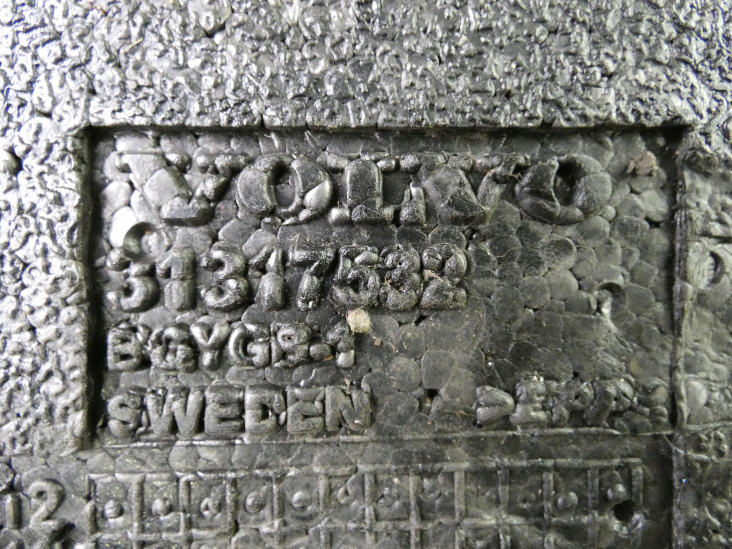 VOLVO V40 II 12- polystirene boot floor well