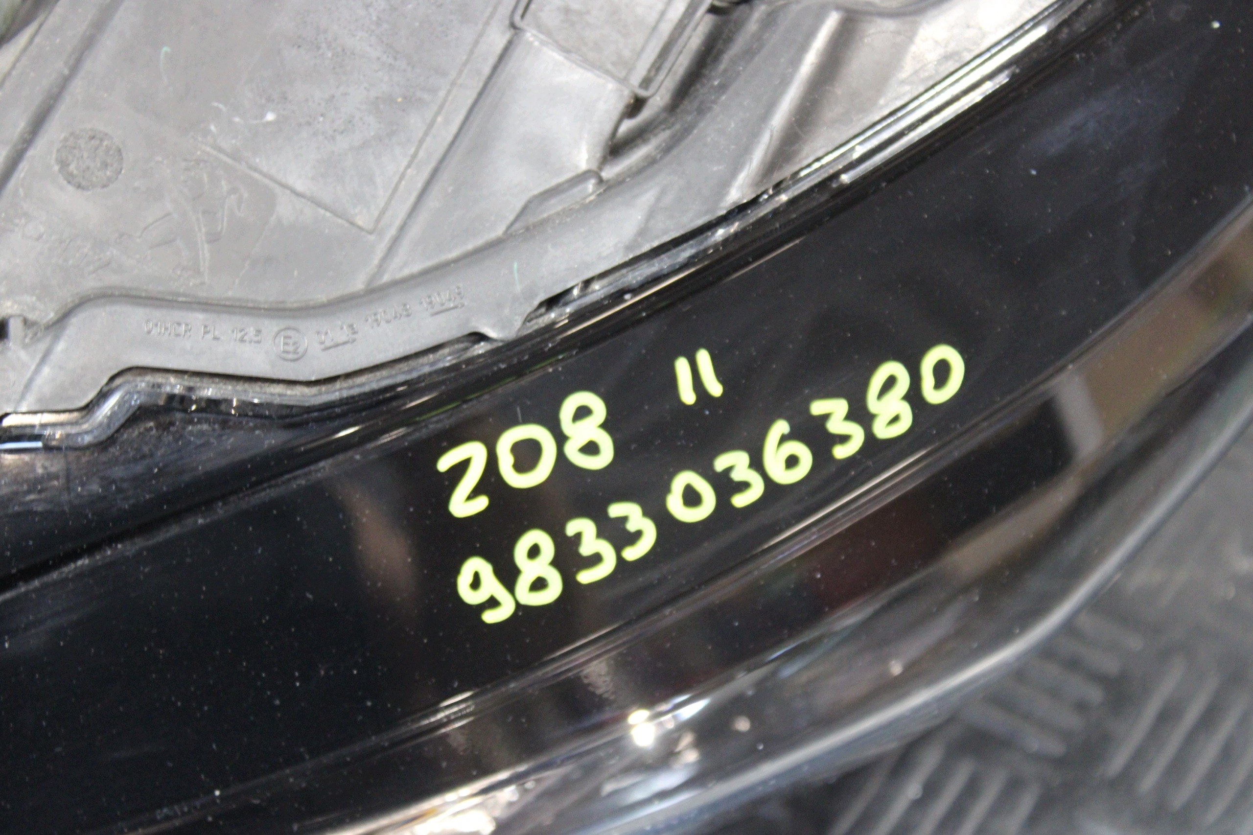 light left front LED 9833036380 PEUGEOT 208 II 2 1.2 THP