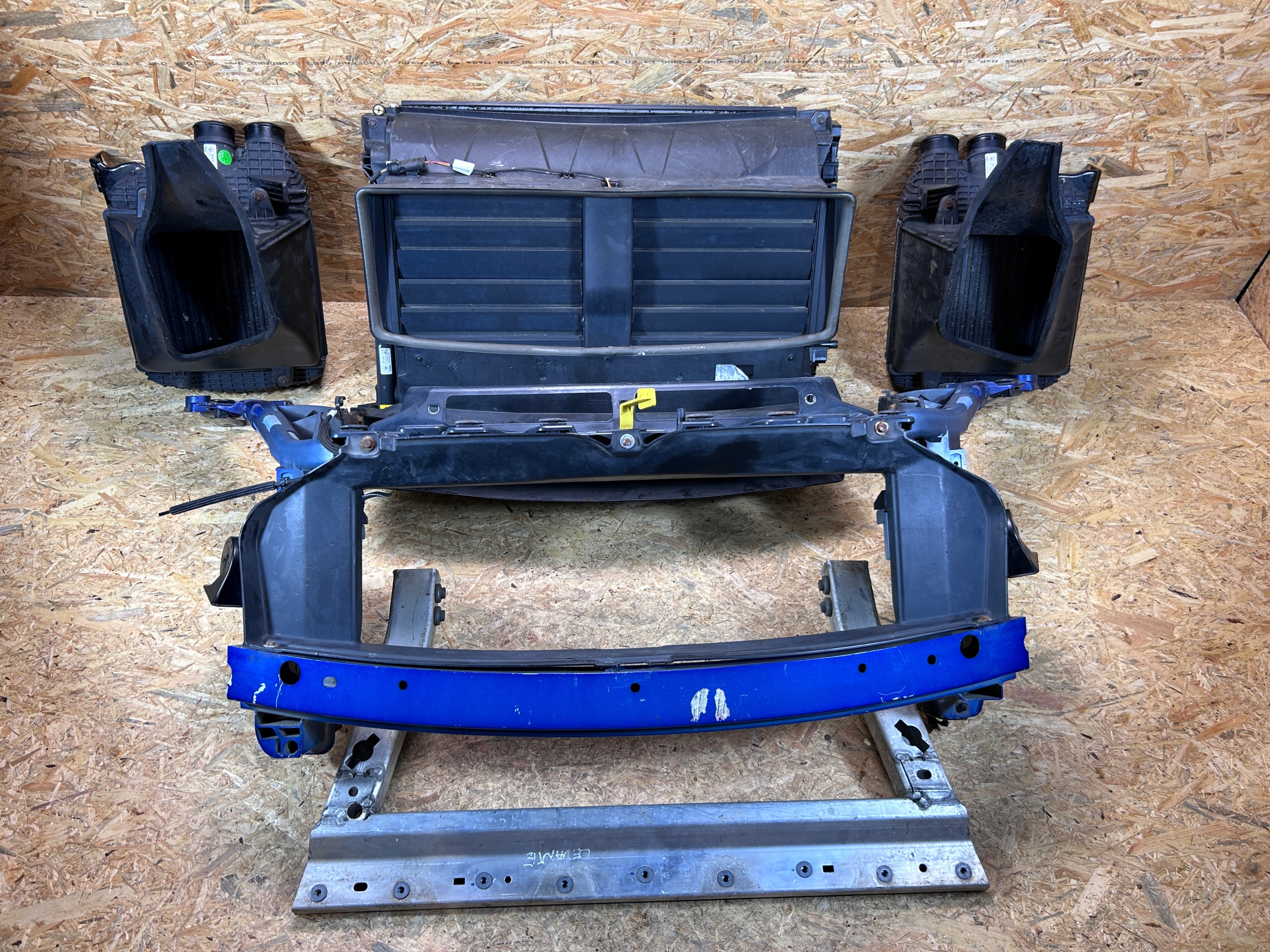 PAS PRZEDNI WZMOCNIENIE BELKA CHŁODNICE MASERATI LEVANTE 3.0 DIESEL 2016-