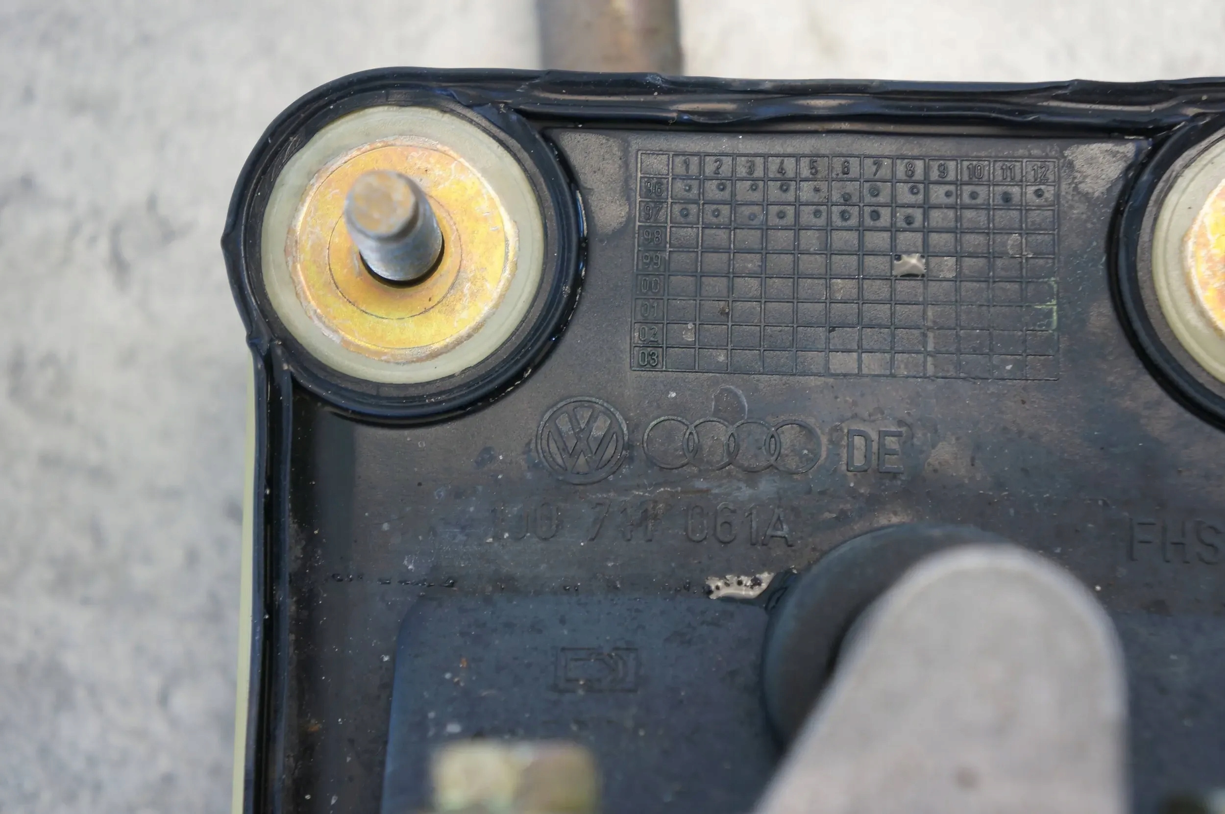 MIESZEK GAŁKA LEWAREK ZMIANY BIEGÓW VW GOLF IV 4 - 1J0711061A Numer katalogowy części 1J0711061A