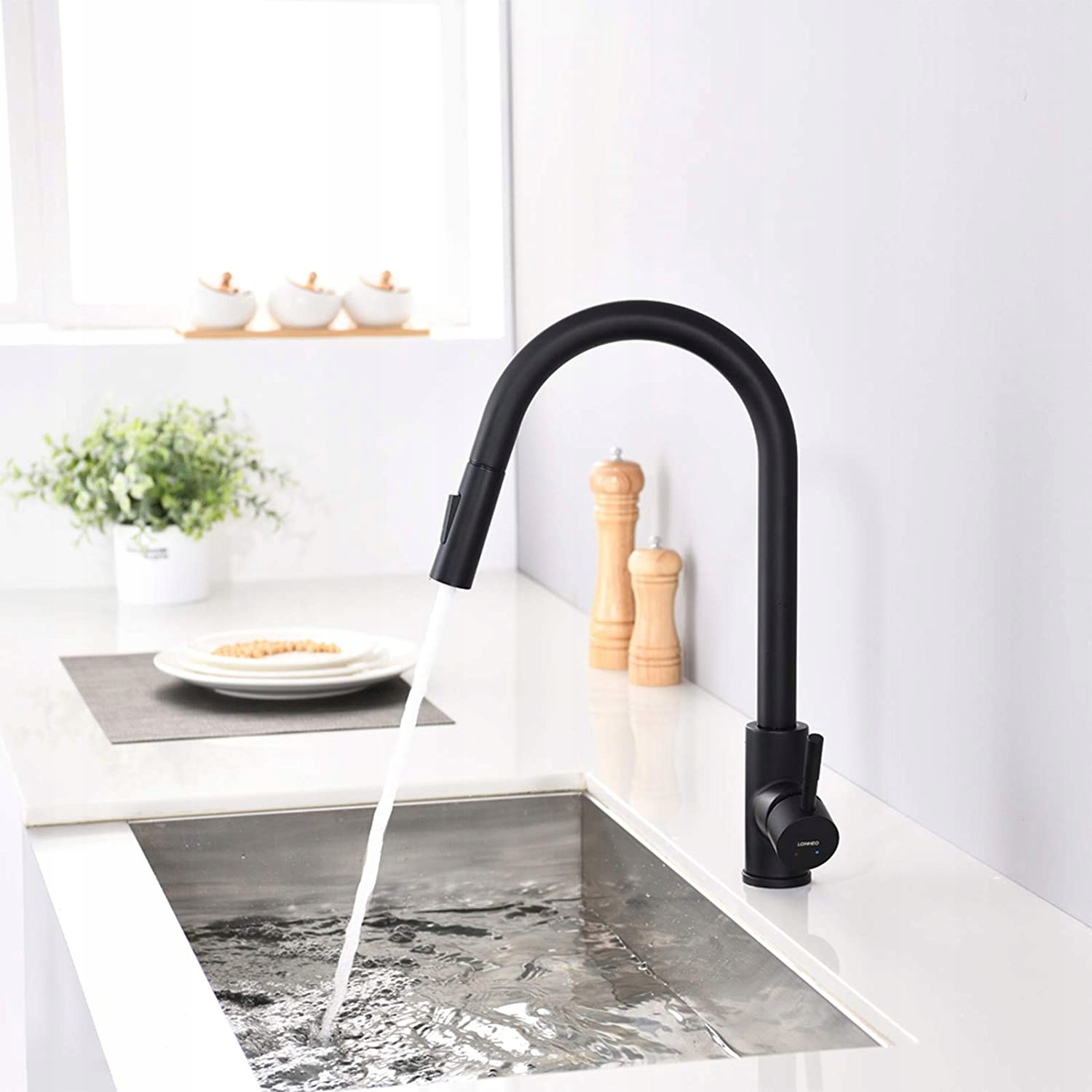 Stojanková kuchynská batéria Lonheo 1 čierna