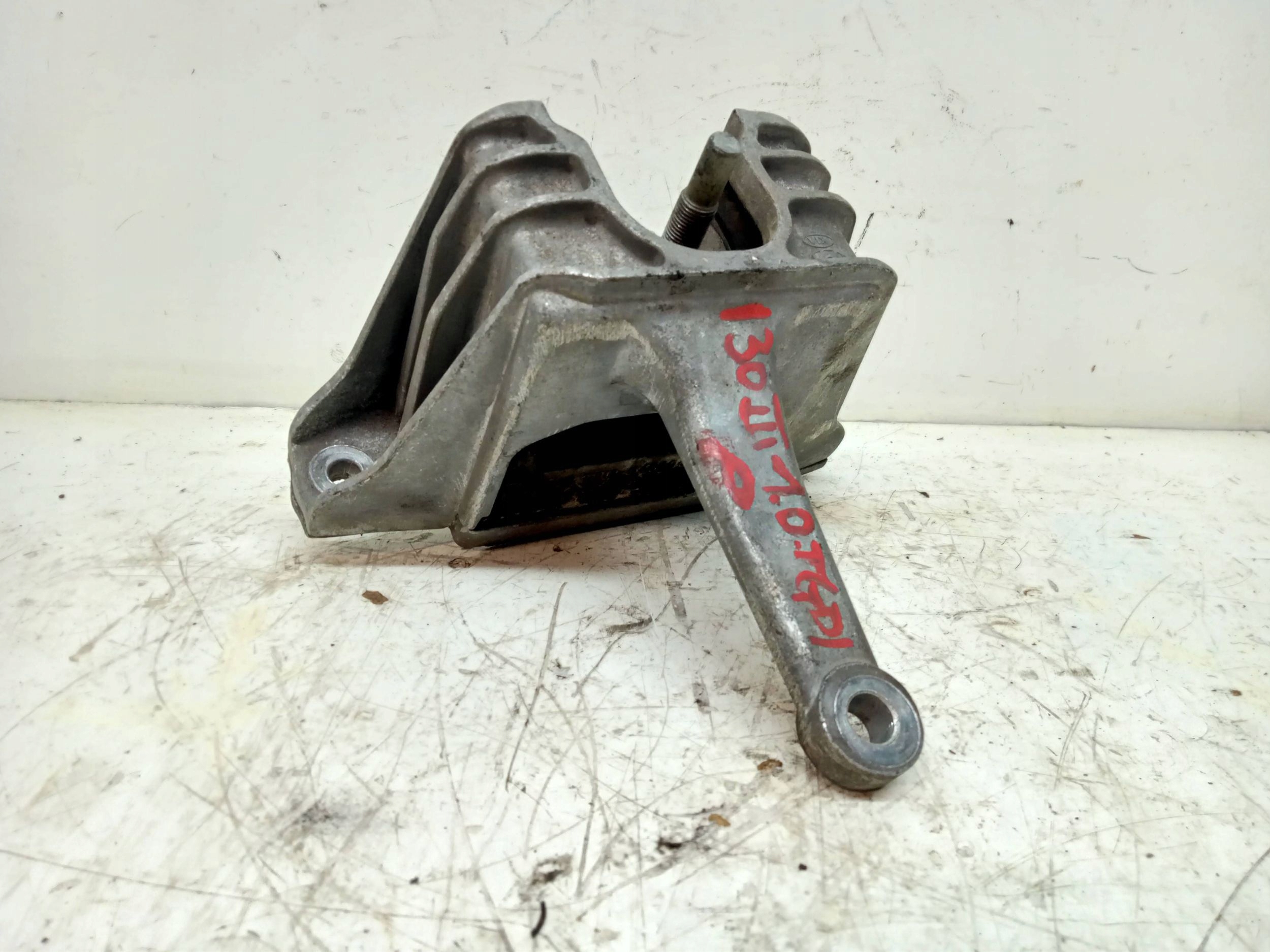 HYUNDAI I30 III 3 engine mount 1.0T-GDI 21810-G4000 2017