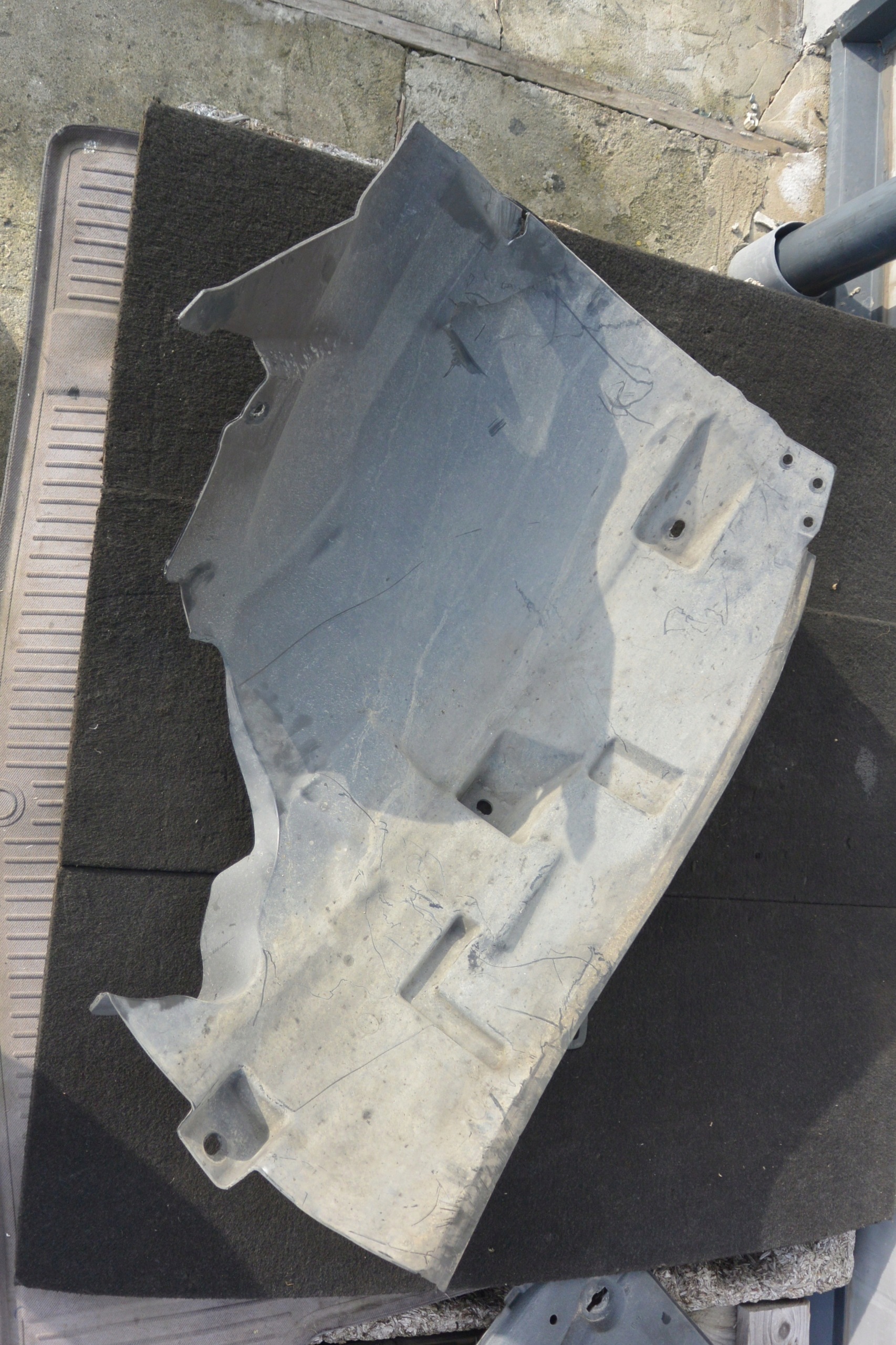 mudguard left front left MERCEDES-BENZ ML-KLASA GL W166 X166 A1668847622
