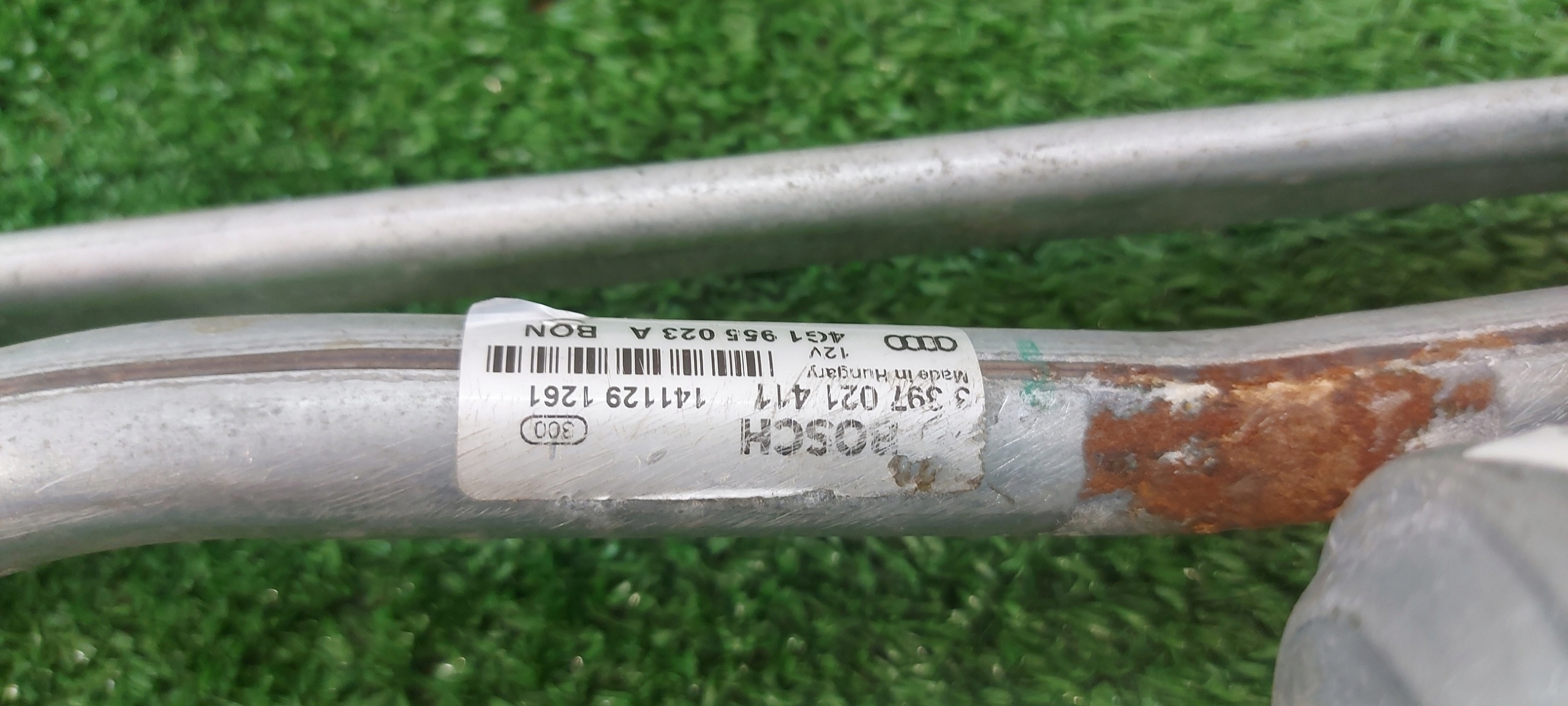 AUDI A6 C7 4G wiper mechanism front engine