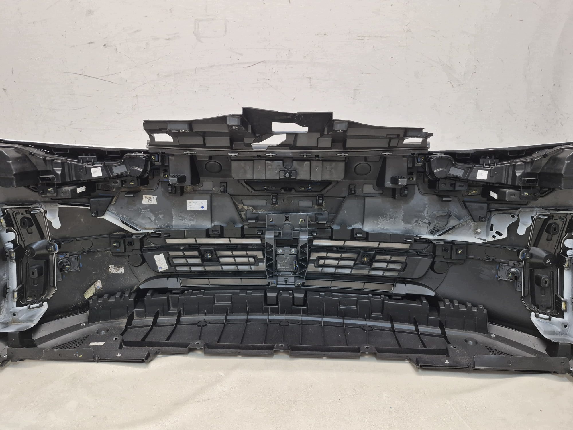 NISSAN MICRA K15 E-TECH VI 25- bumper front front PDC 8037040