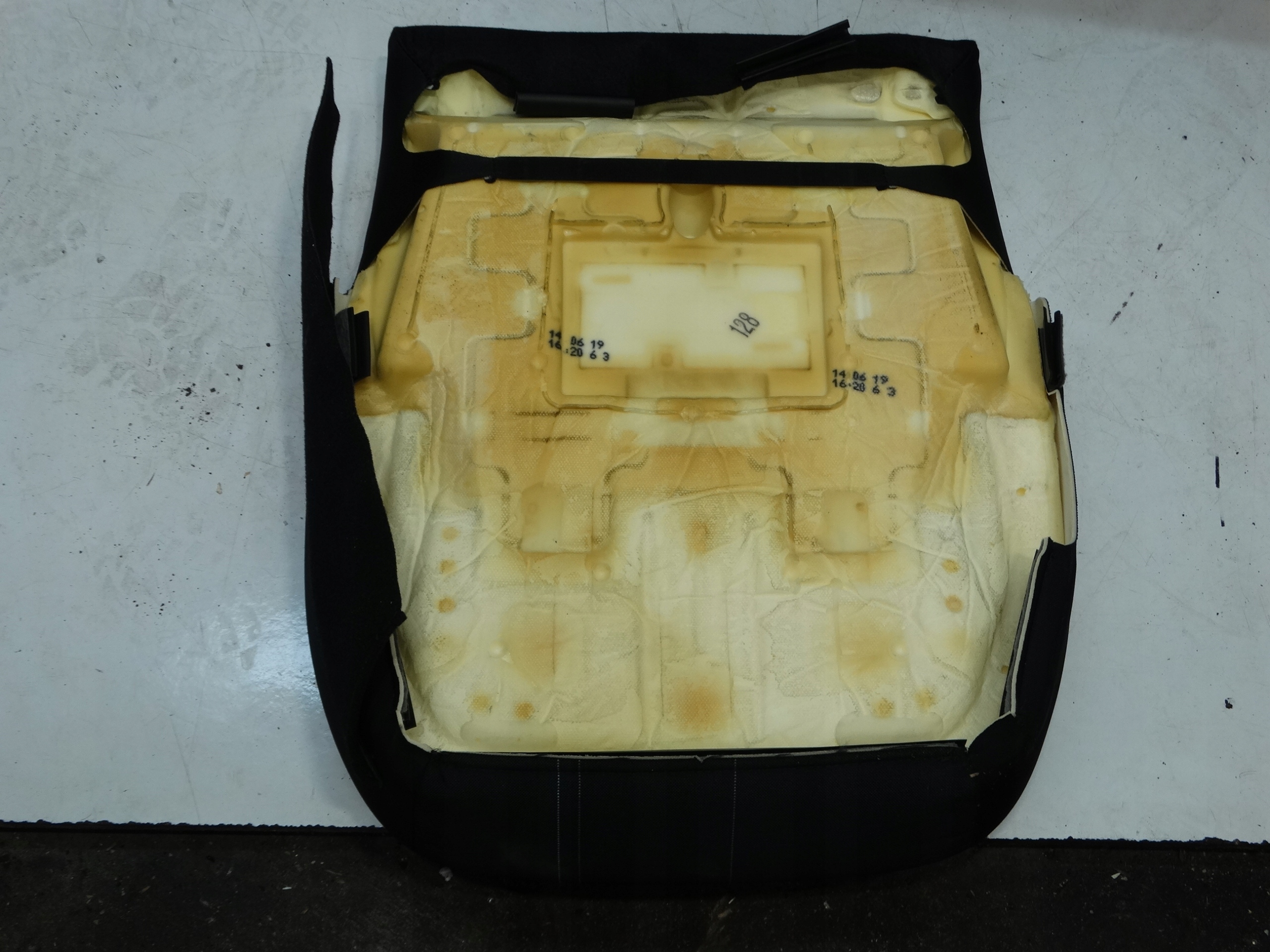 SIEDZISKO MATERIAL seat right front FORD FIESTA MK8