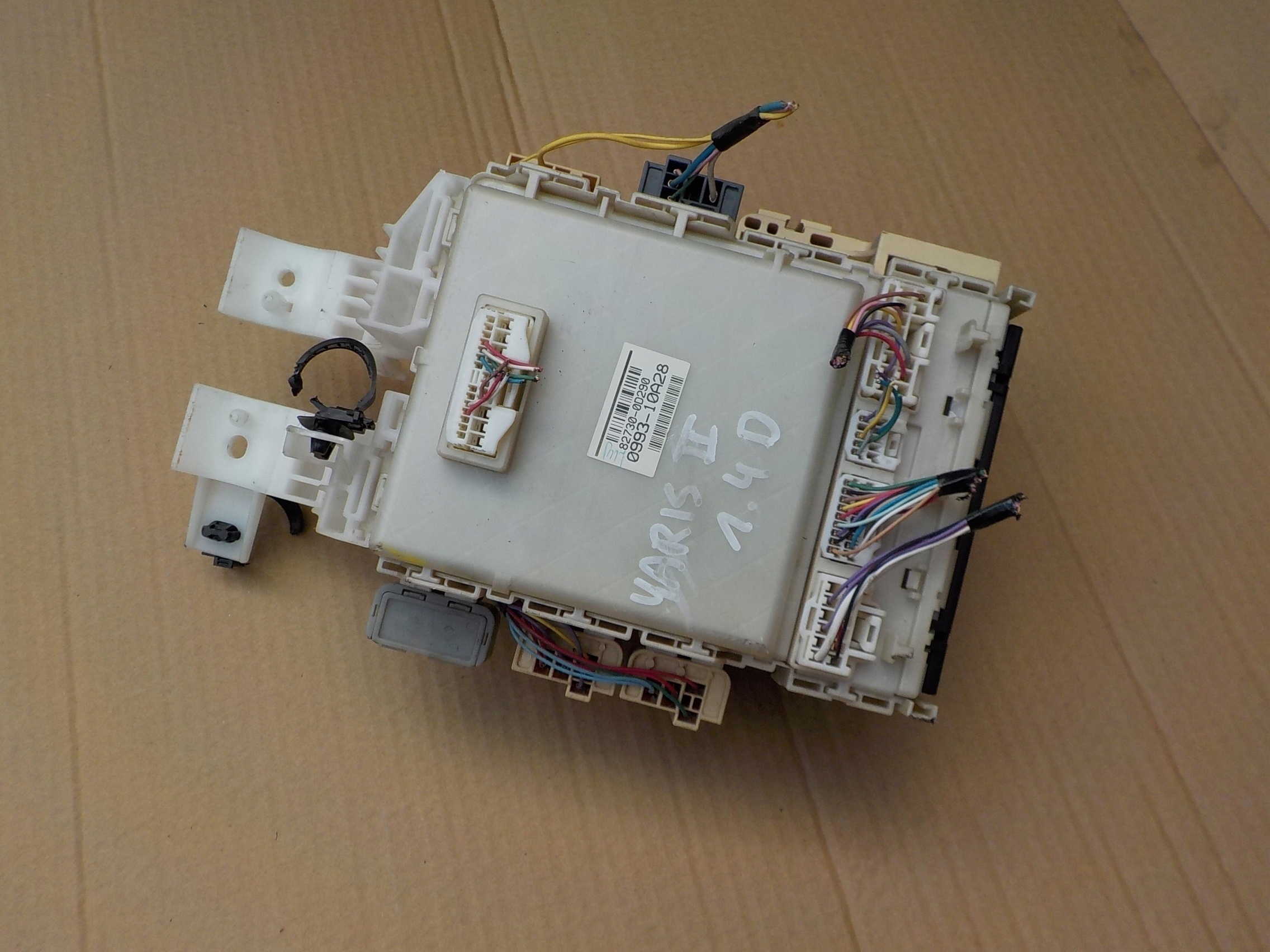 Module fusibles toyota yaris II 1,4 d4d