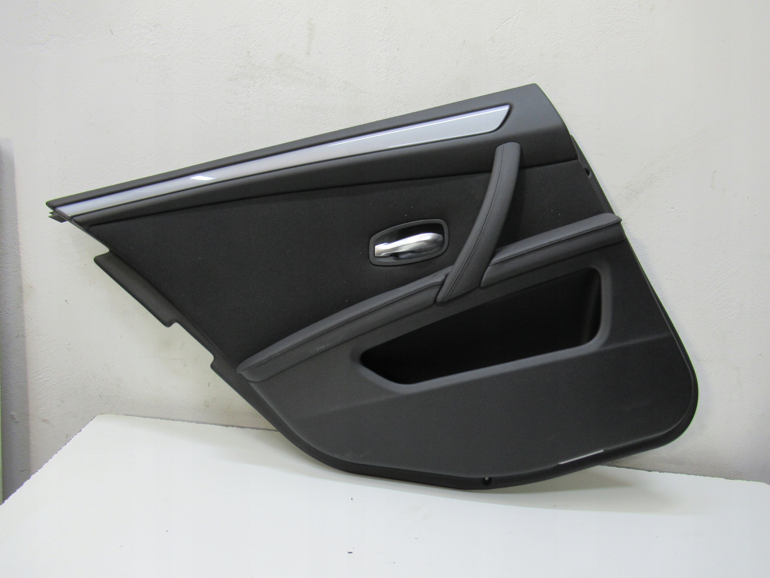 BMW E61 side upholstery door left rear part 07R EU