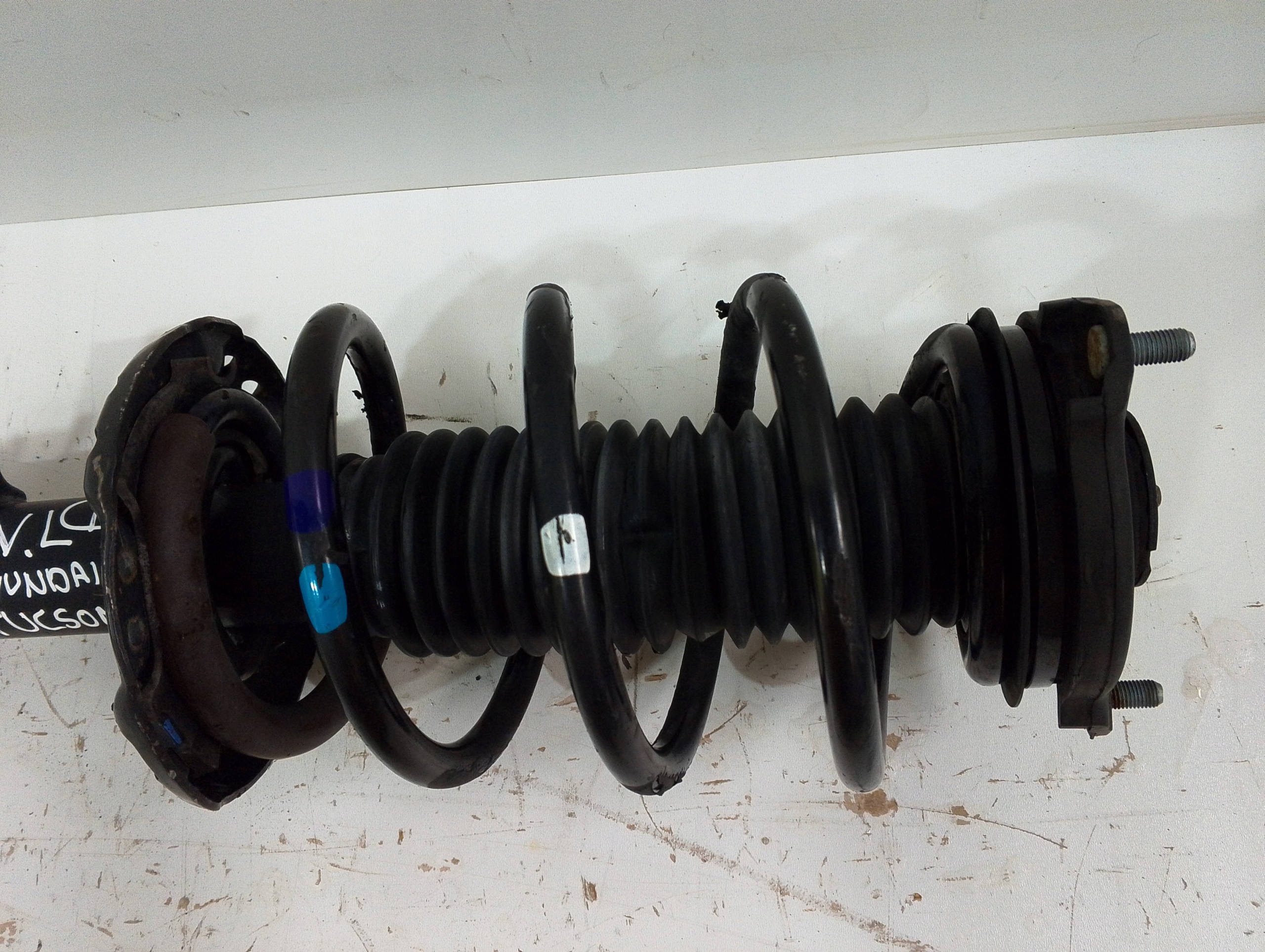 HYUNDAI TUCSON shock absorber front left (F86)