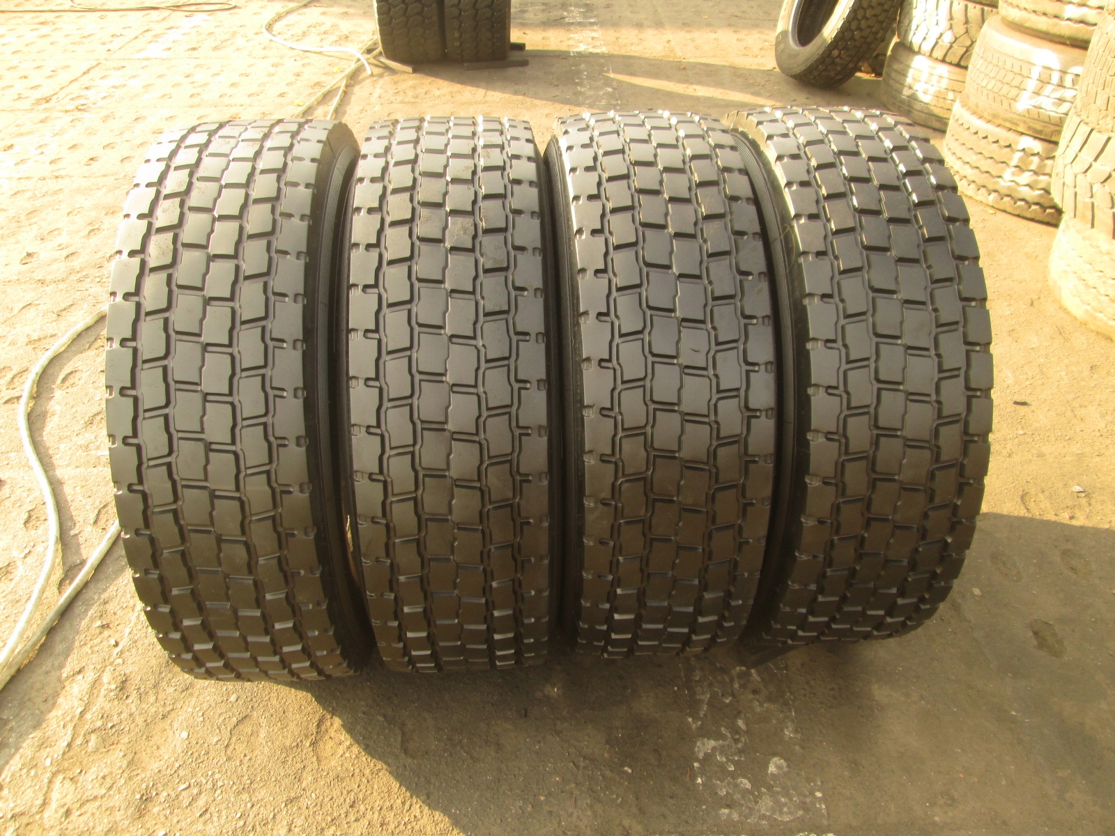 315/70R22.5 DUNLOP SP462 OPONY NAPĘDOWE, ZIMOWE, KOMPLET CIĘŻAROWE