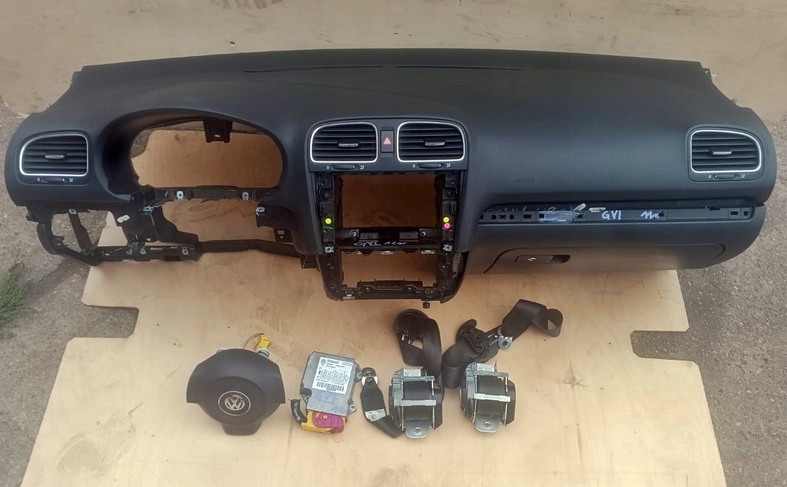 VW GOLF VI KOMBI 11R dashboard instrument panel tension belts + module + airbag driver´s