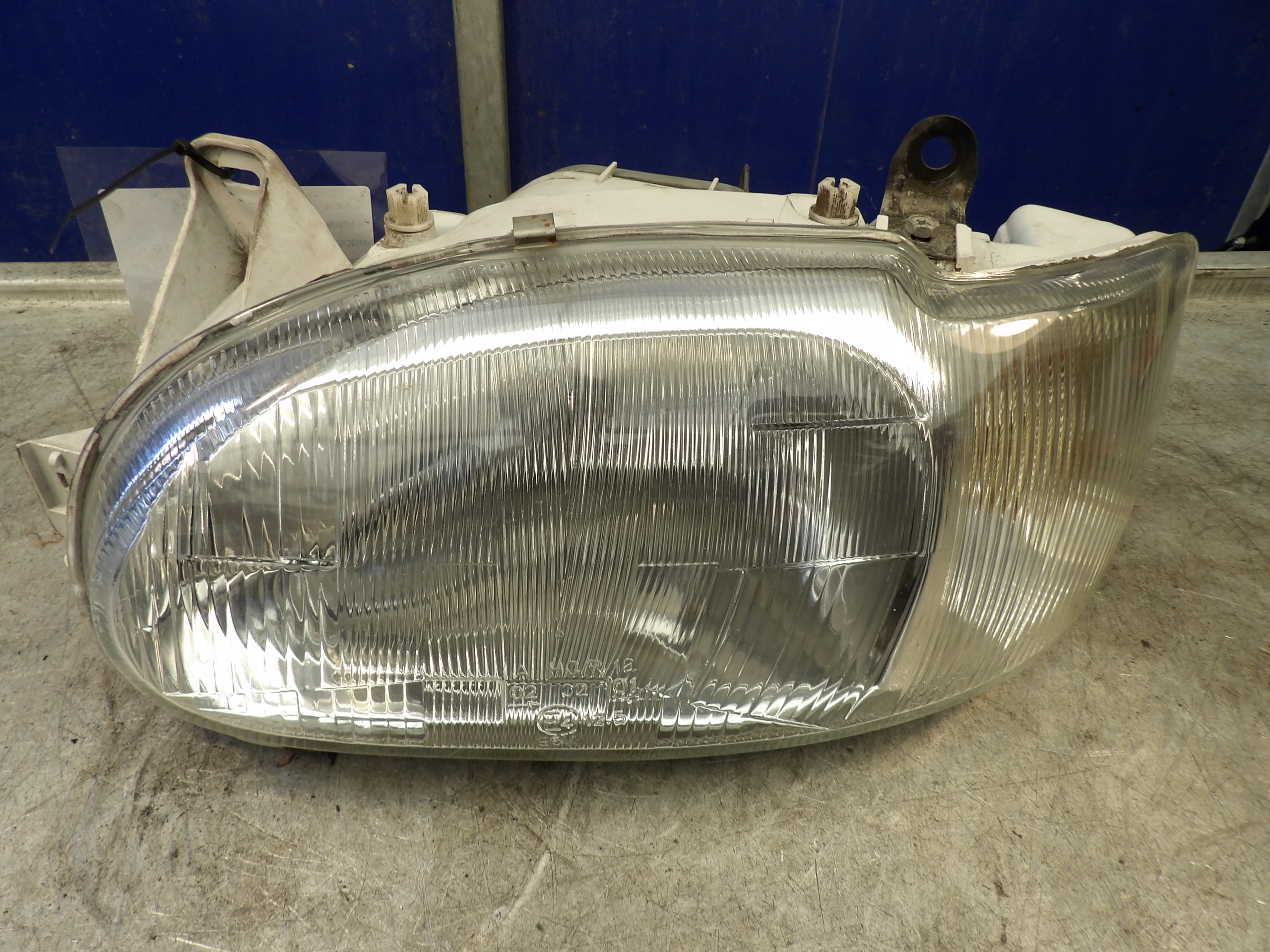 Ford Escort VI light front left 1,8TD