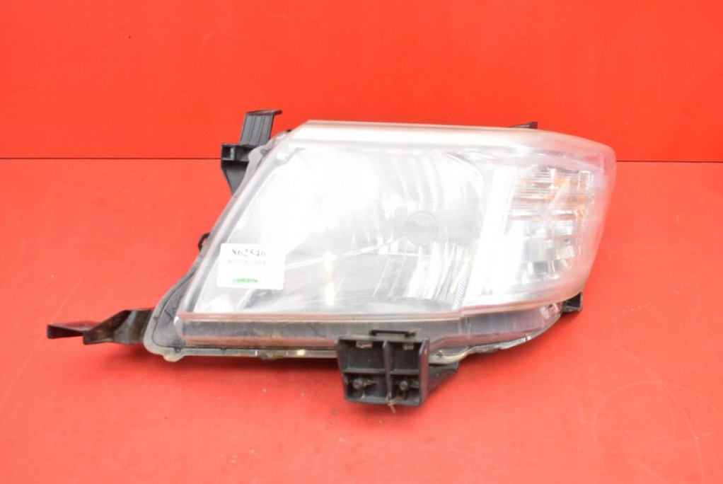 REFLEKTOR left light front UK 0K-17 TOYOTA HILUX 7 VII 05-15
