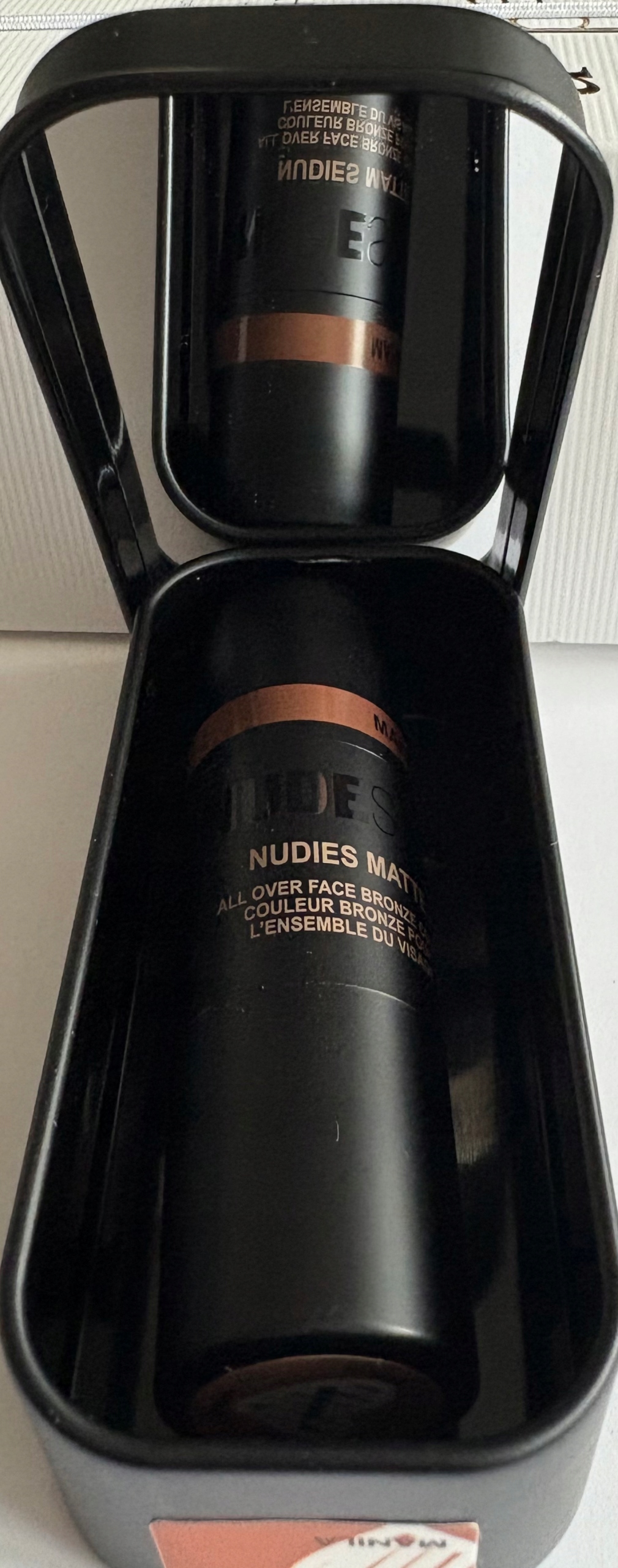 NUDESTIX NUDIES MATTE BRONZER Sztyft do konturowania z pędzlem MANILA 7G Forma w sztyfcie