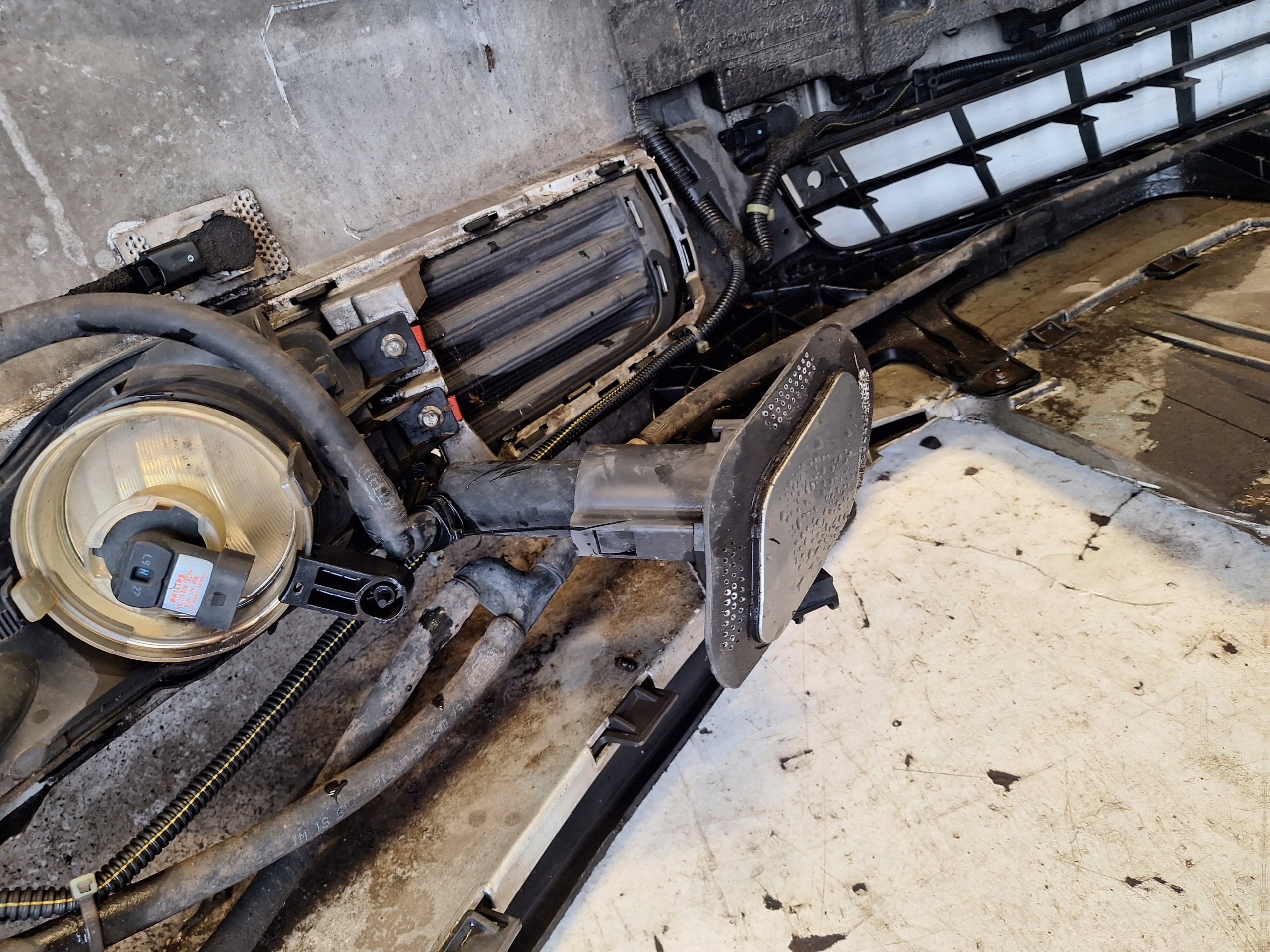 OPEL INSIGNIA A 08-13 bumper XENON + PDC