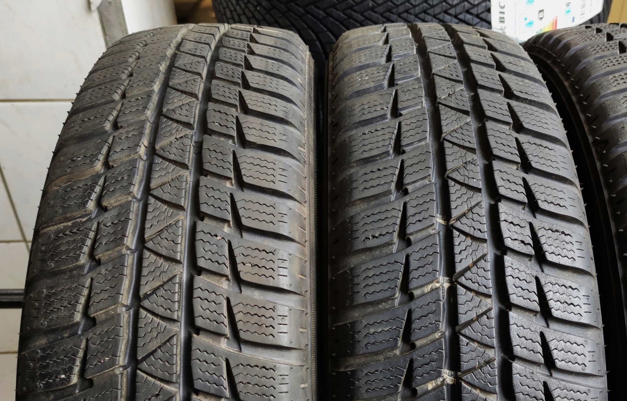 Opony 165/60/15 Falken 2x7mm 2x6,5mm 4szt.=450zł Z EAN (GTIN) 4250427415062