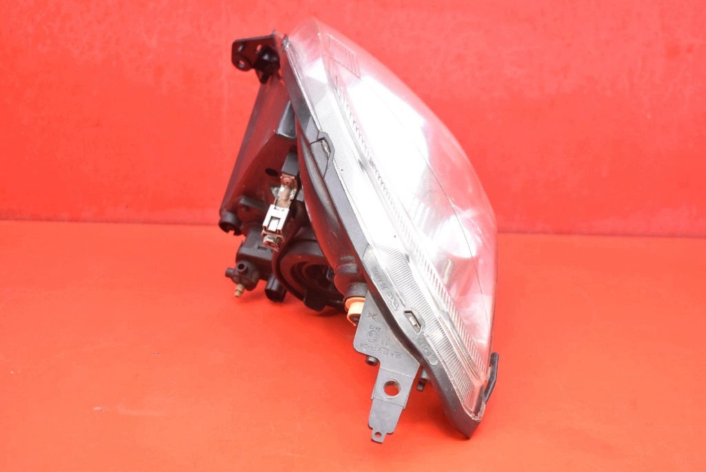 REFLEKTOR right light front EU SUZUKI SWIFT 4 IV MK6 04-10