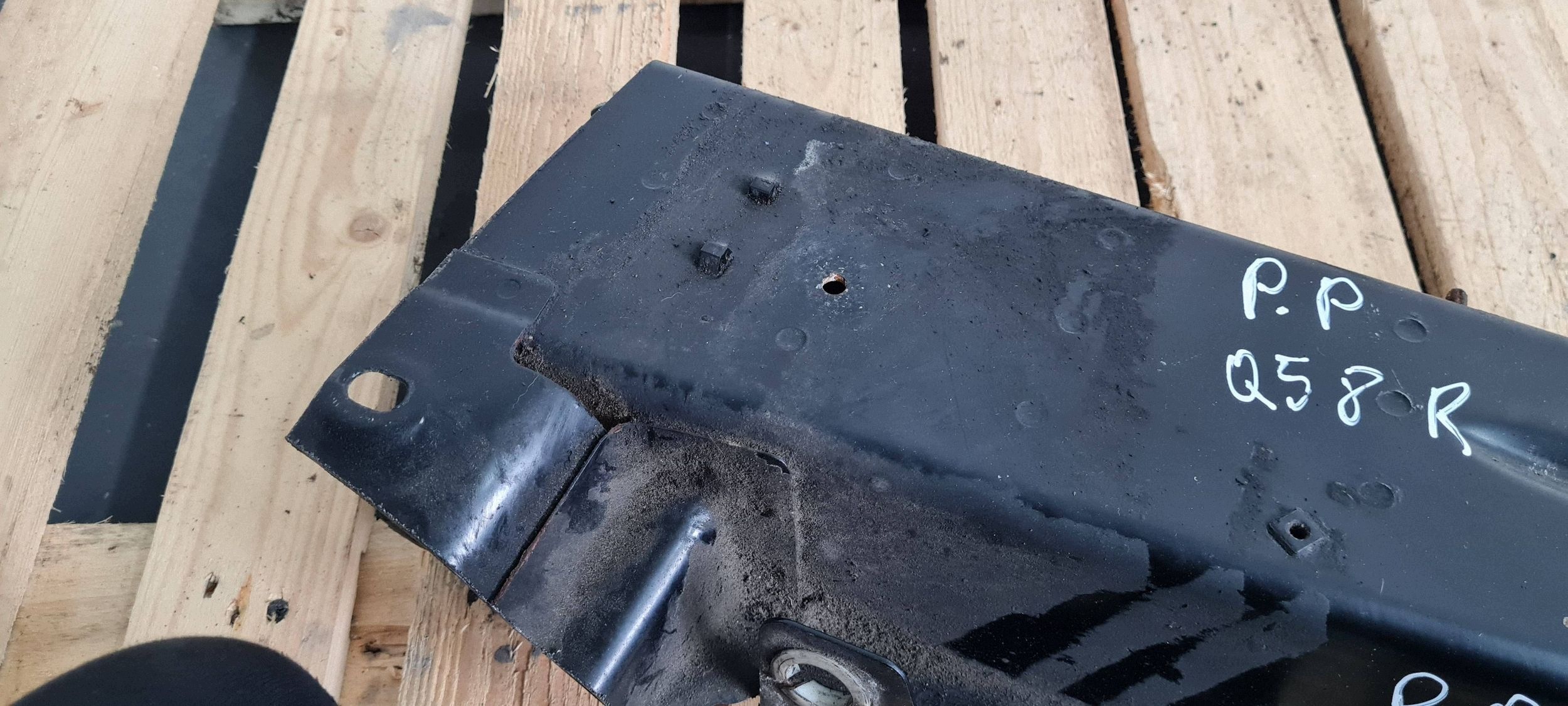 Q5 8R SQ5 LIFT čtvrtka pravá pravý předek přední LY9B