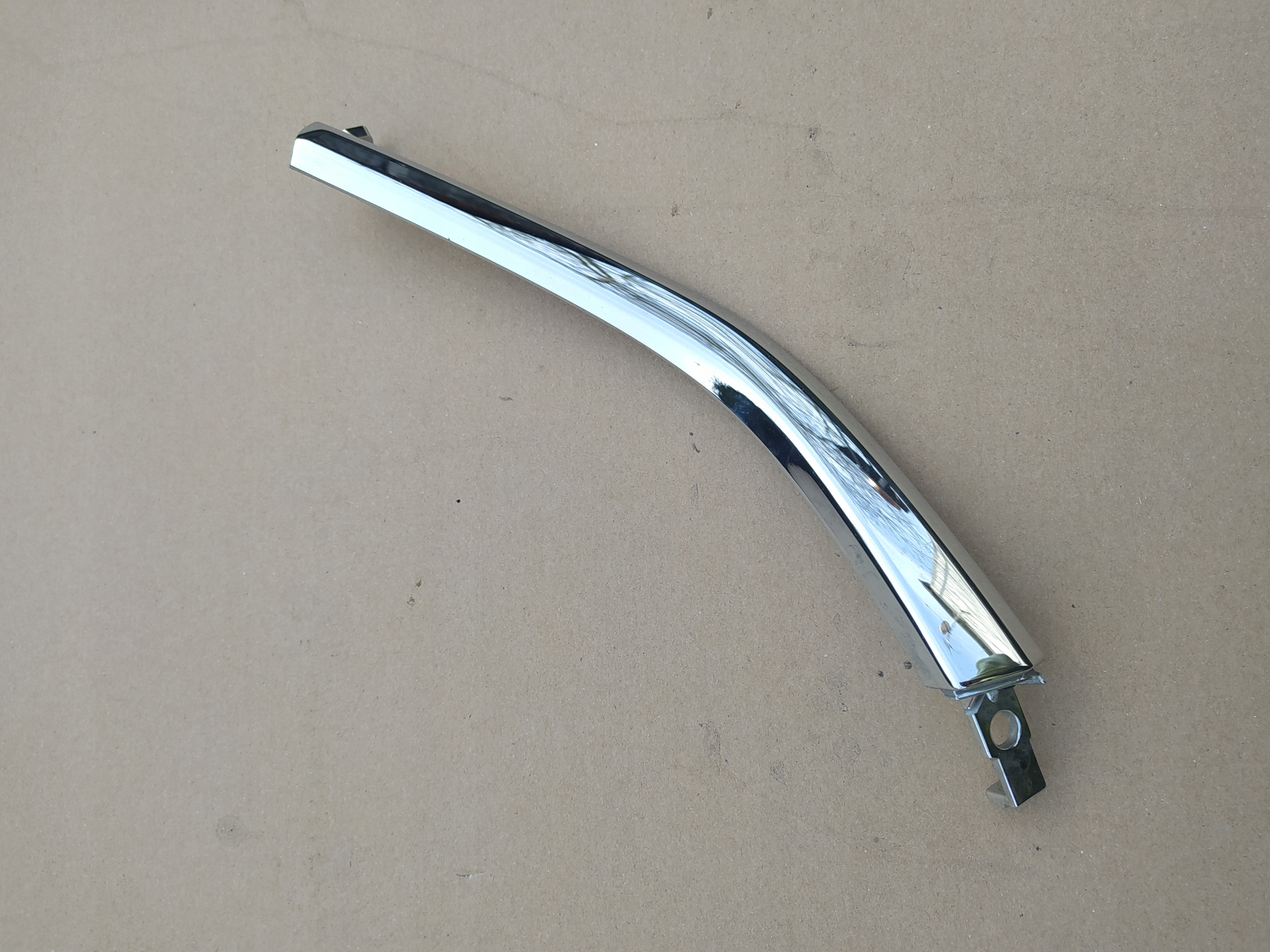 OUTLANDER 3 14-17 молдинг левый 640ZA141 хром