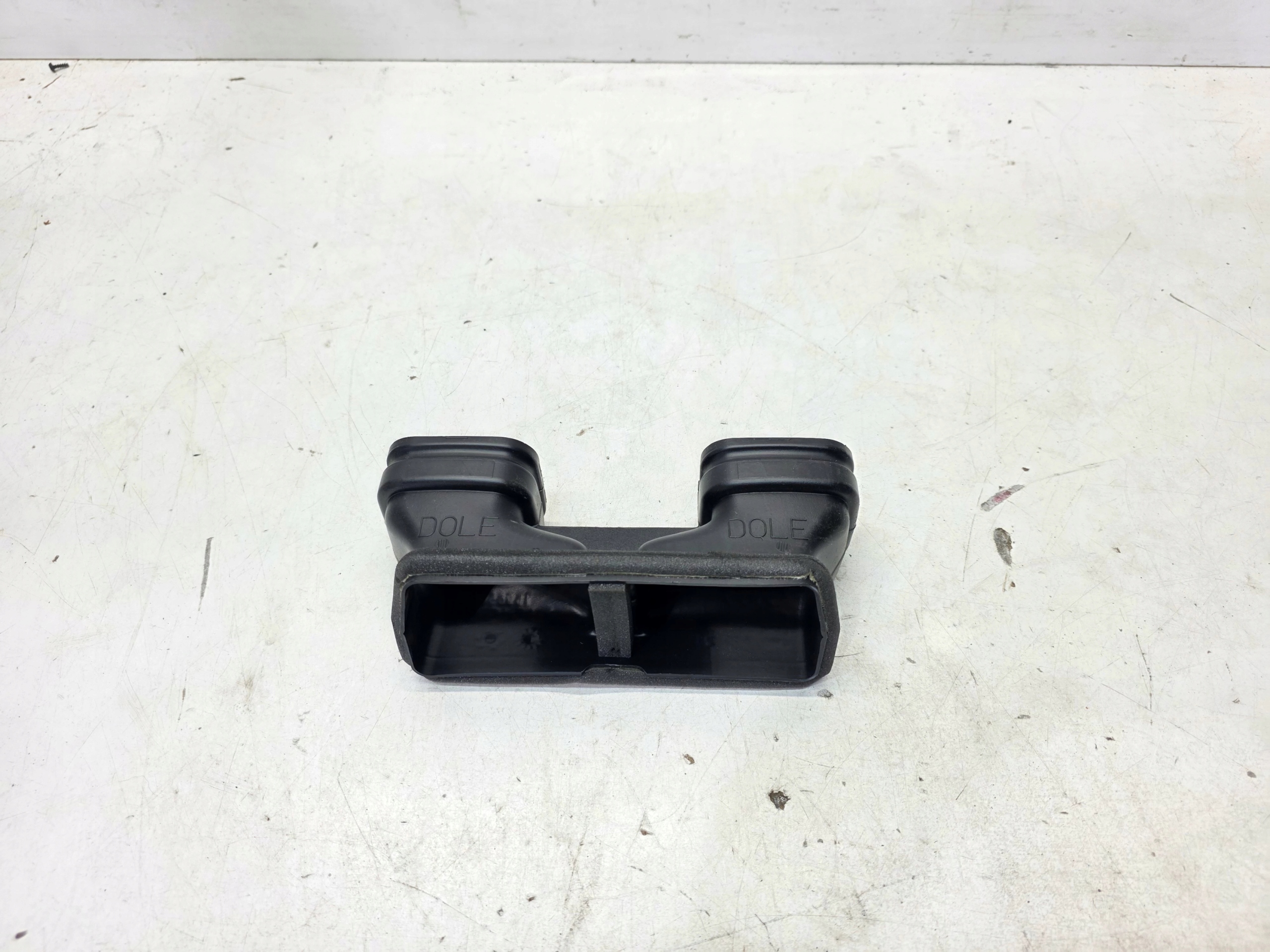 intake drain air duct air line AUDI Q7 4M 4M0815215A