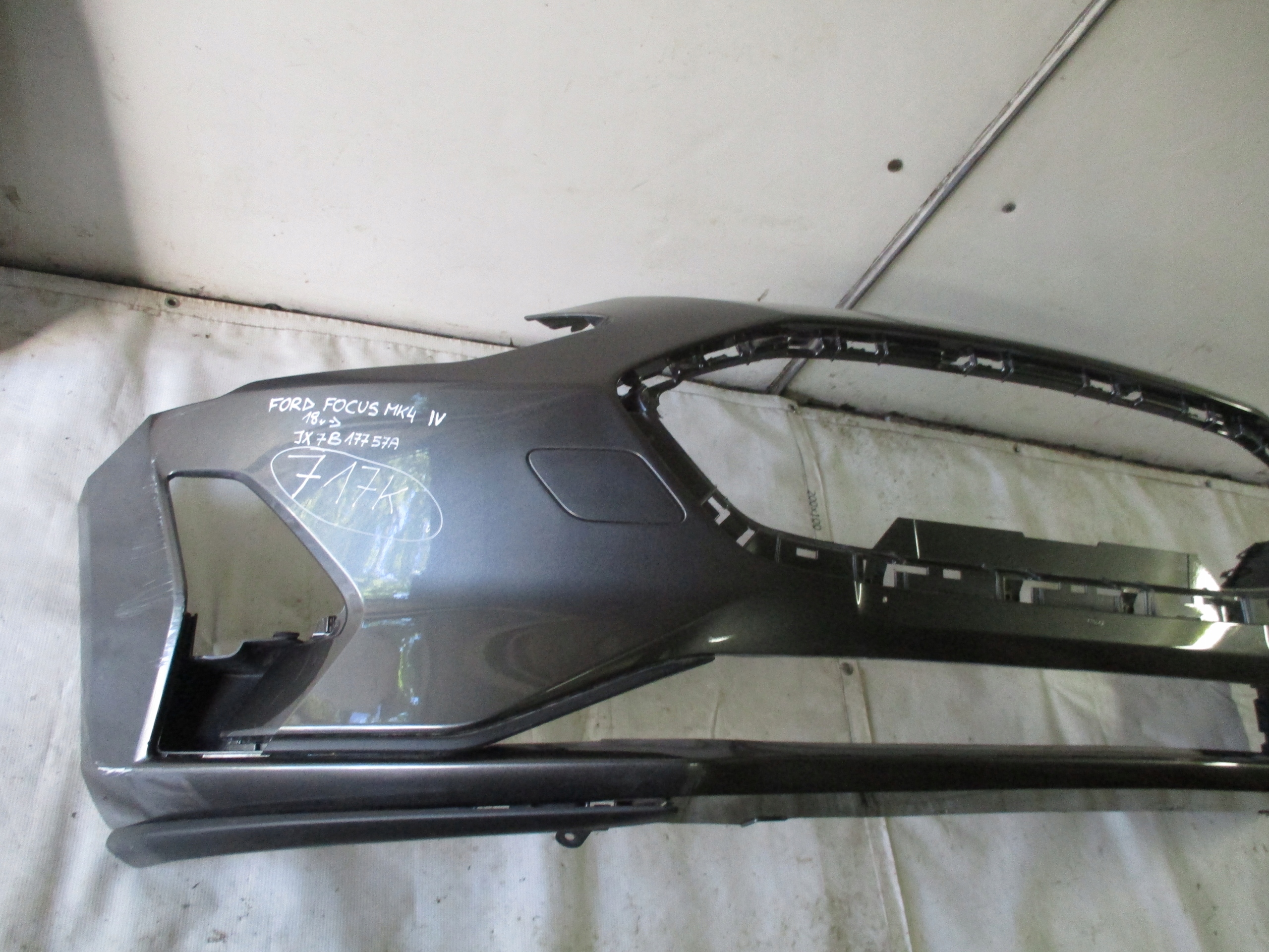 nárazník předek přední Ford Focus MK4 IV 18r- JX7B17757A