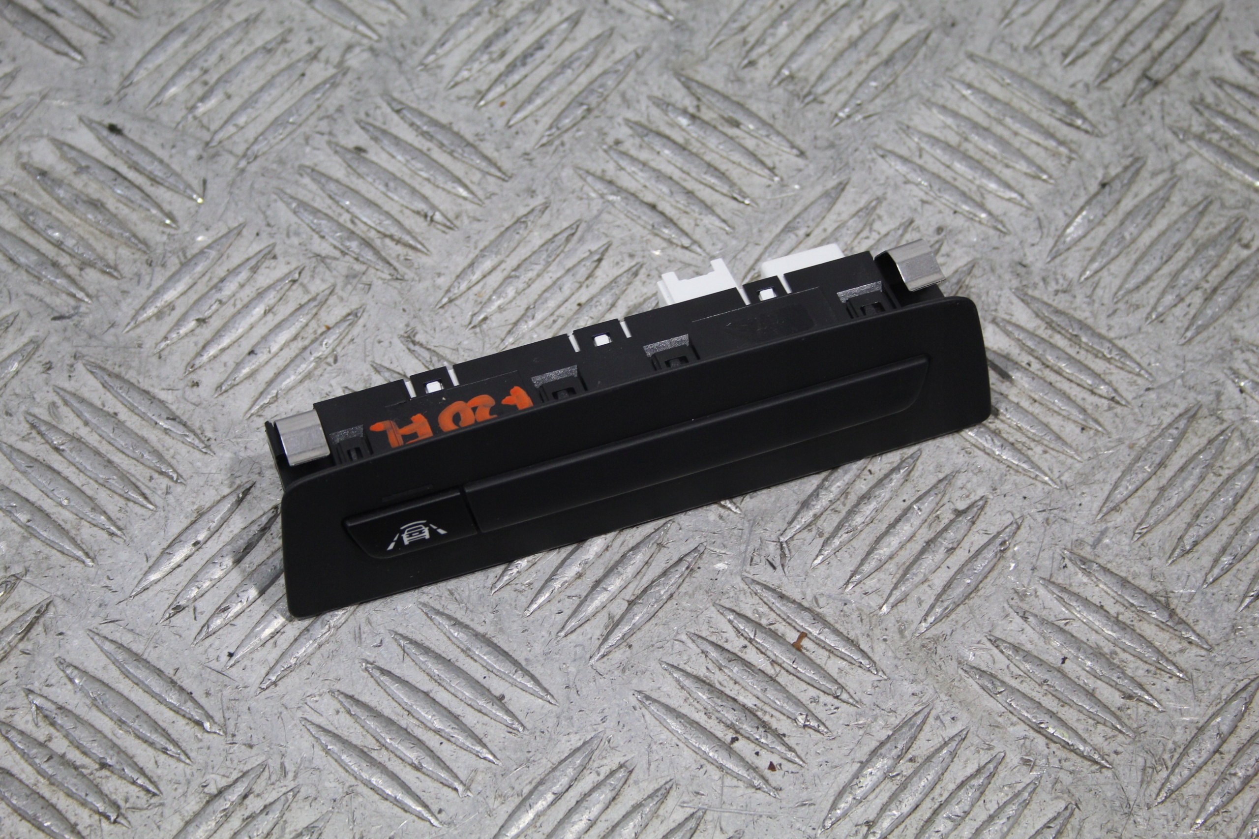 switch ASYSTENTA supports BMW 1 F20 LIFT
