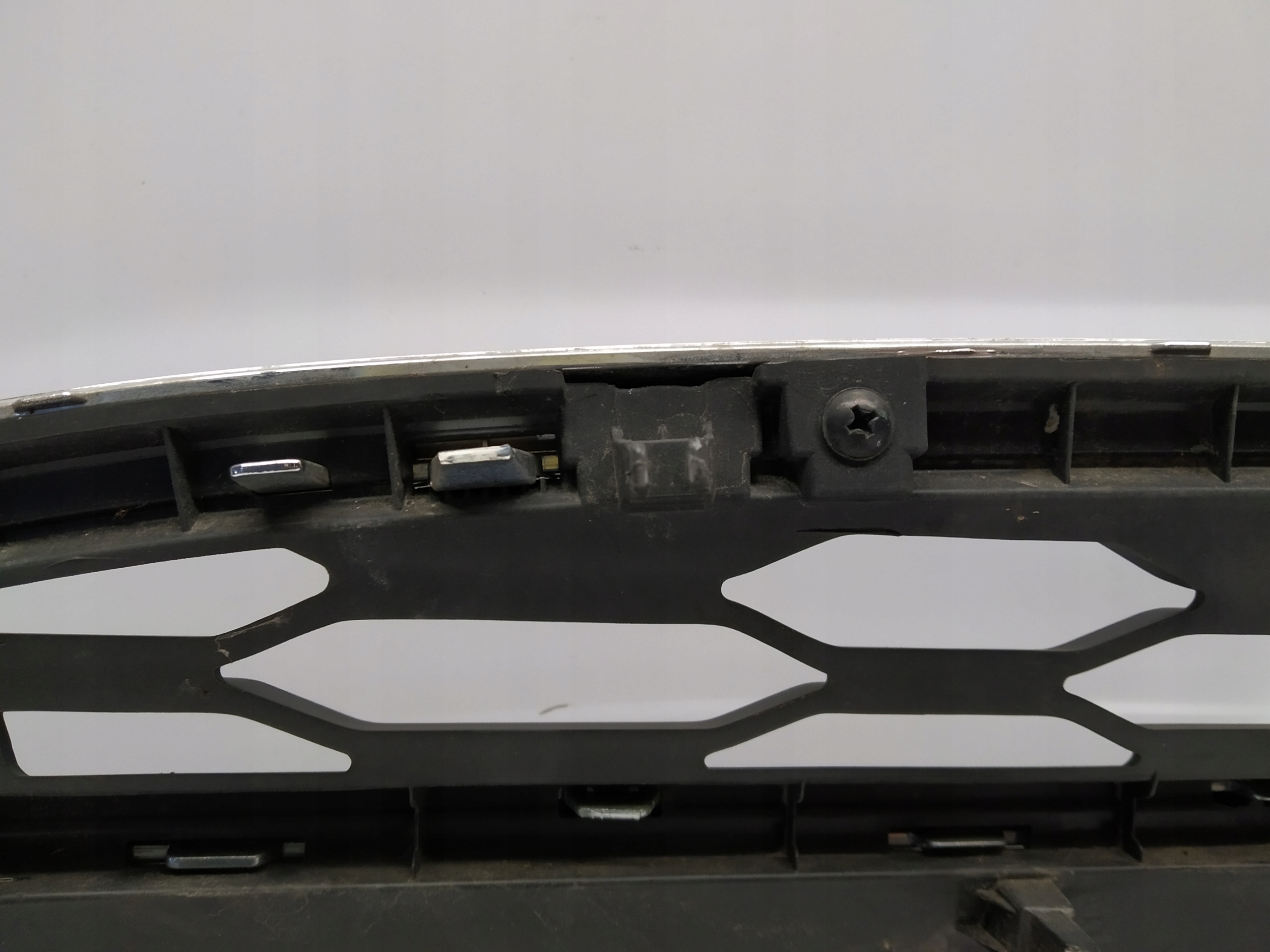 2015r + Hyundai ix20 lift front prekladgrill chrom logo front originál