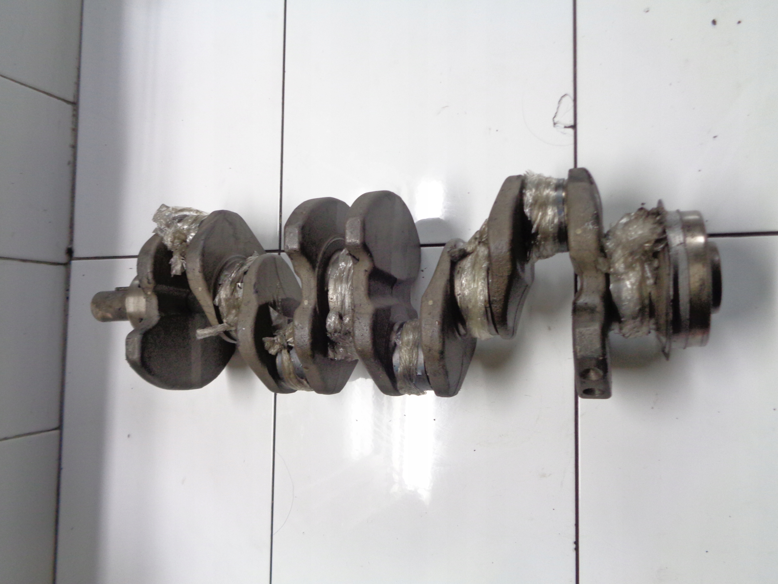 OPEL MONTEREY TROOPER 3.0DTI WAŁ KORBOWY PANEWKI Producent części Isuzu OE