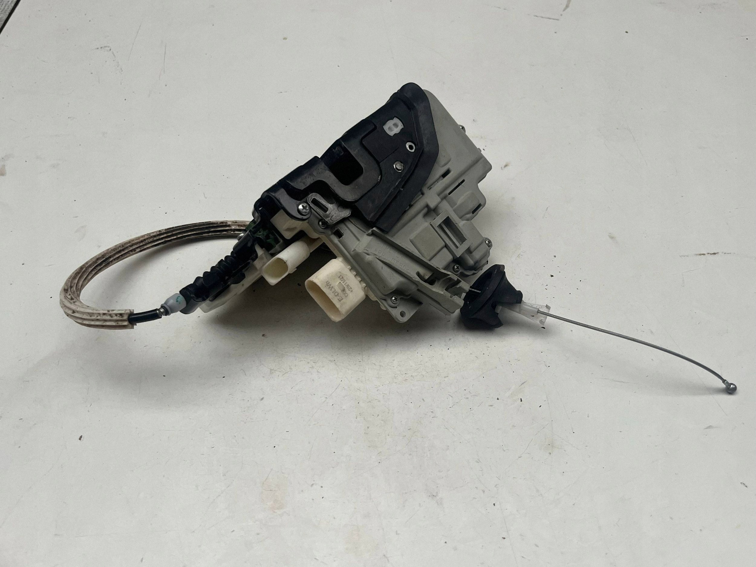 AUDI Q7 4M lock door left front 4M1837015F @M