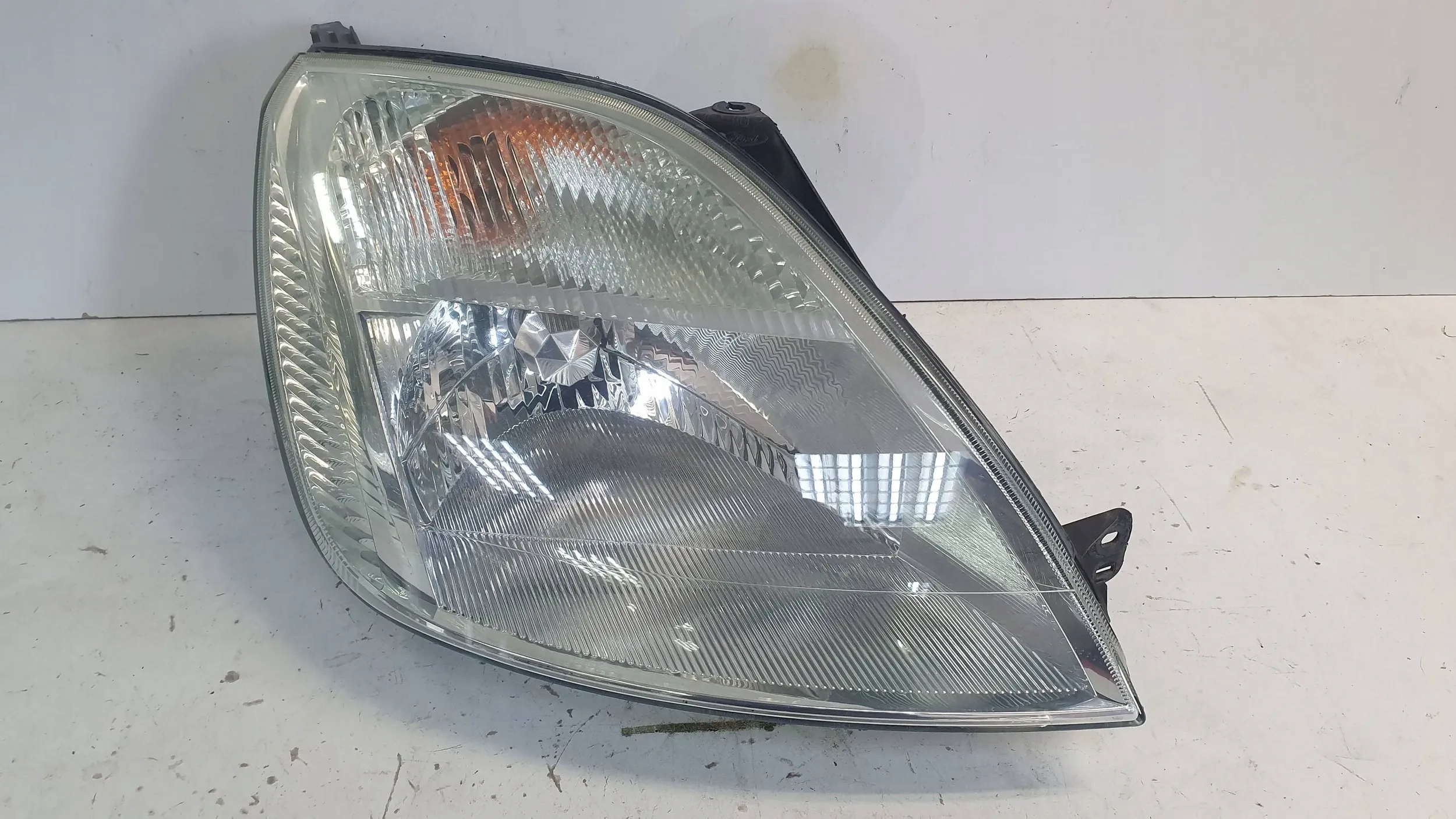 light front right 2S6X-13W029AH FORD FIESTA MK6 02