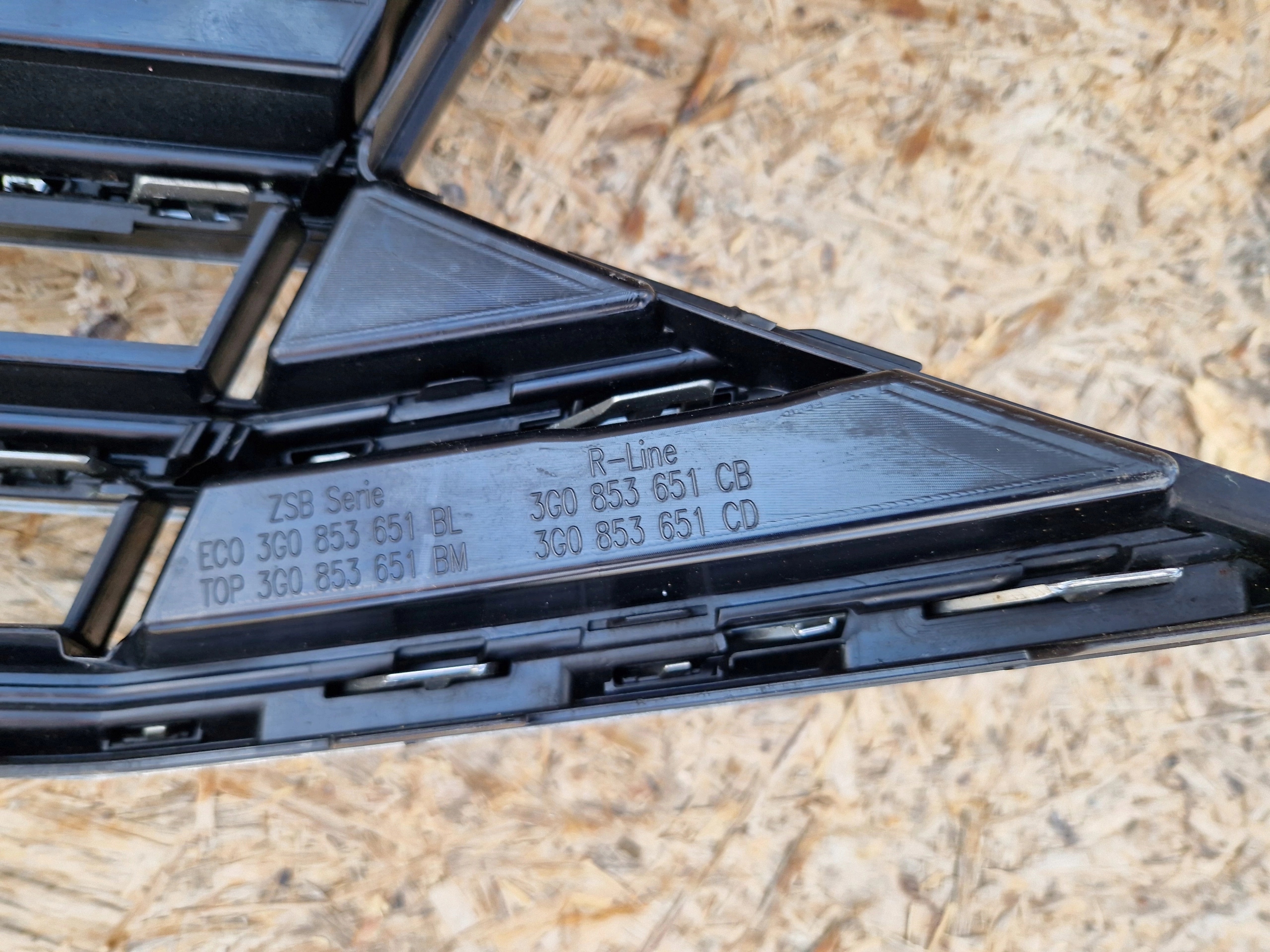 VW Passat B8 Kühlergrill FRONTGRILL Kühlergitter 3G0853653N - Thumbnail 8