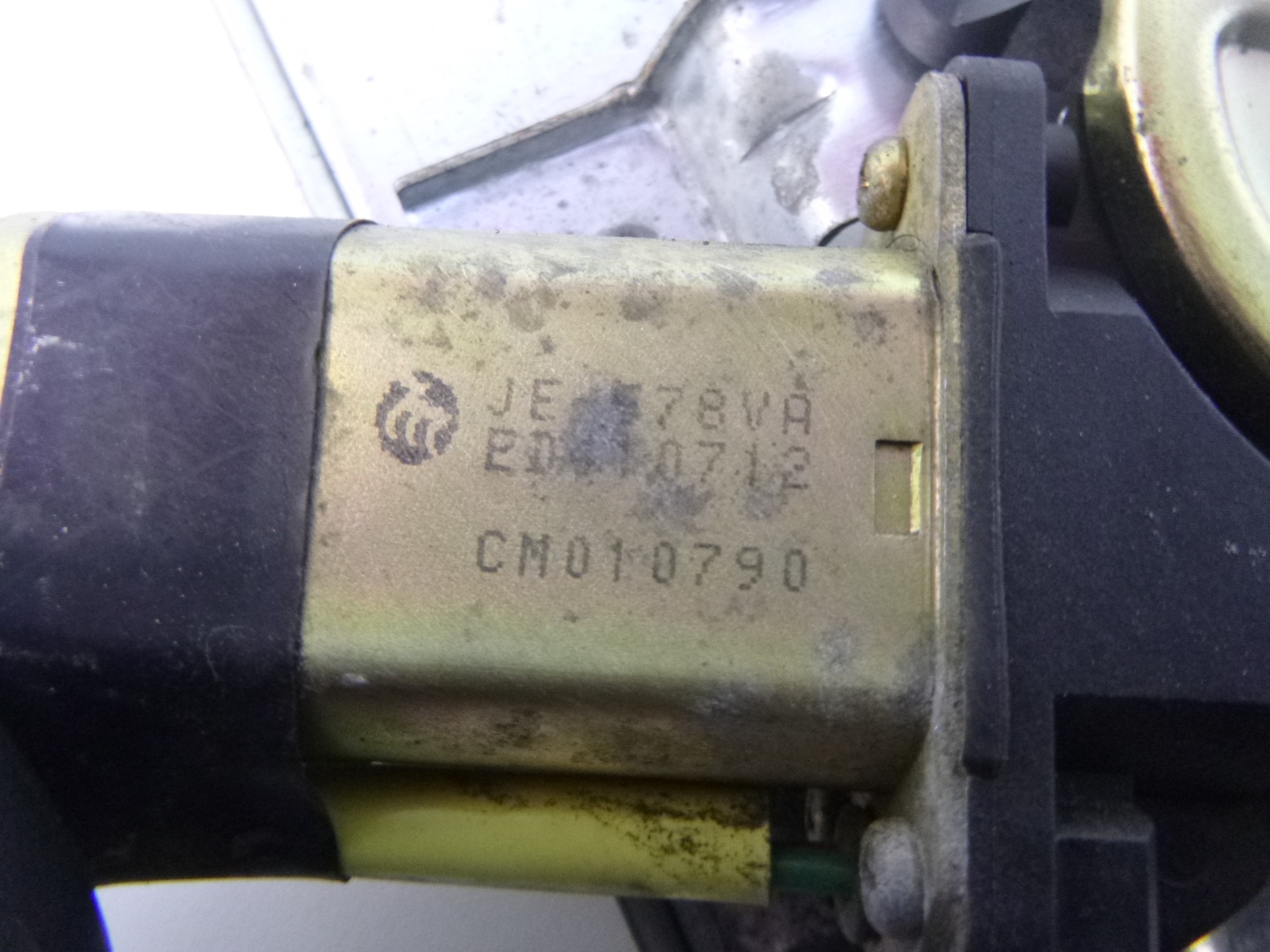 mécanisme vitre avant gauche Mazda Xedos 9 CM010790