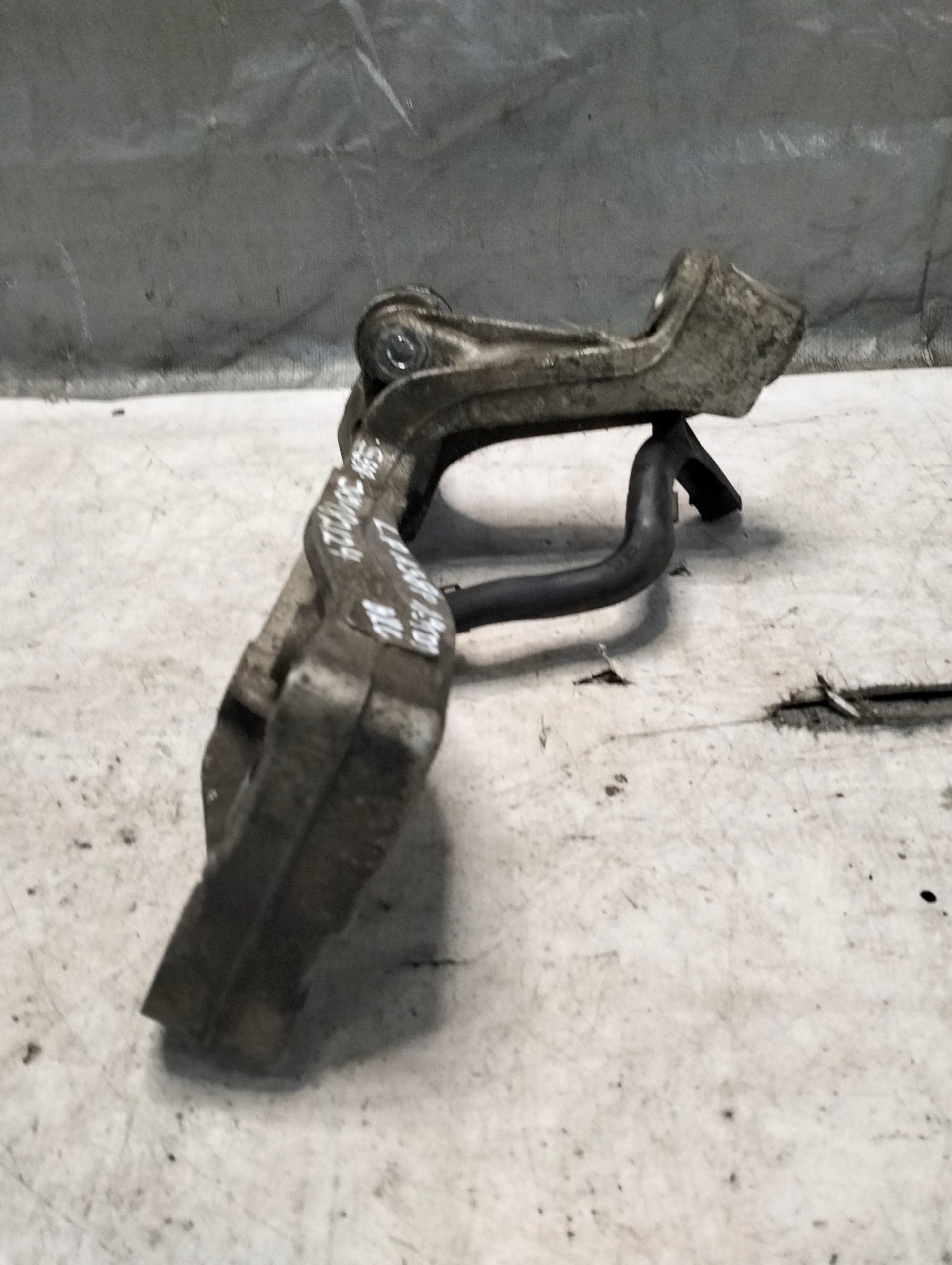 console arms left front AUDI A3 8P 1.9TDI 1K0199295F