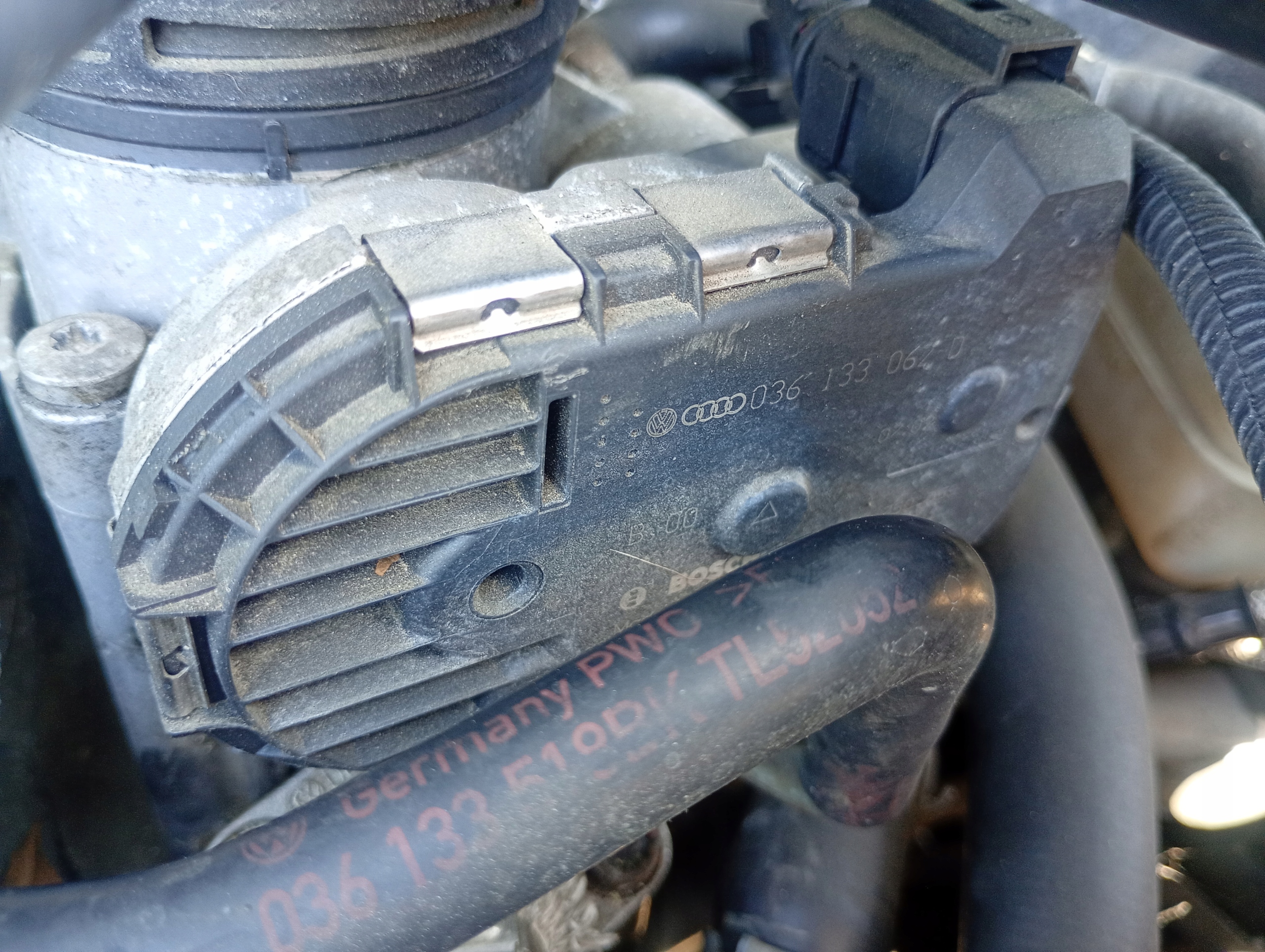 Valvola a farfalla VW Bora 98-05 1.6 FSI OE 036133067D