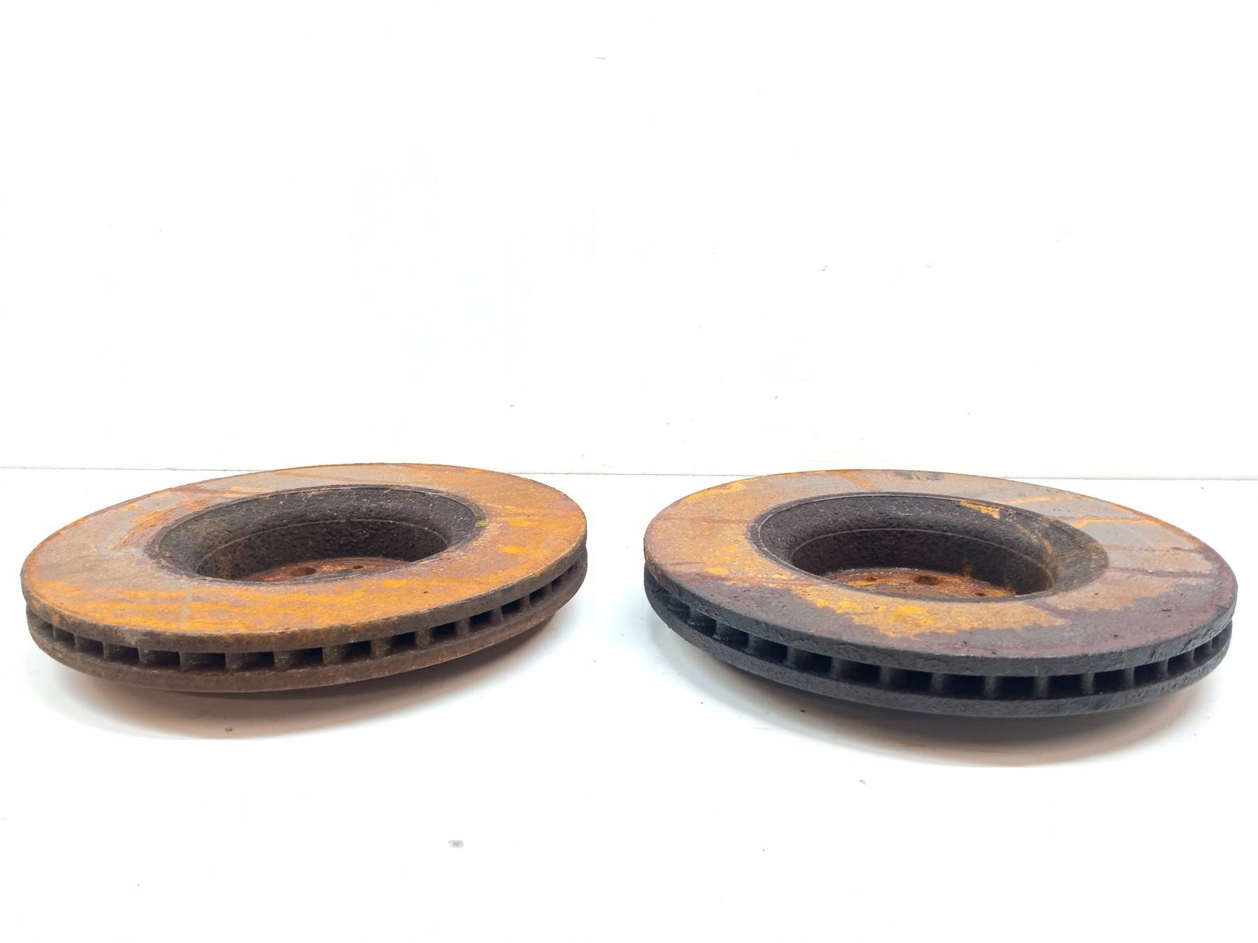 disc brake left right front 305 MM 2.5 T 210 KM Volvo S60 and
