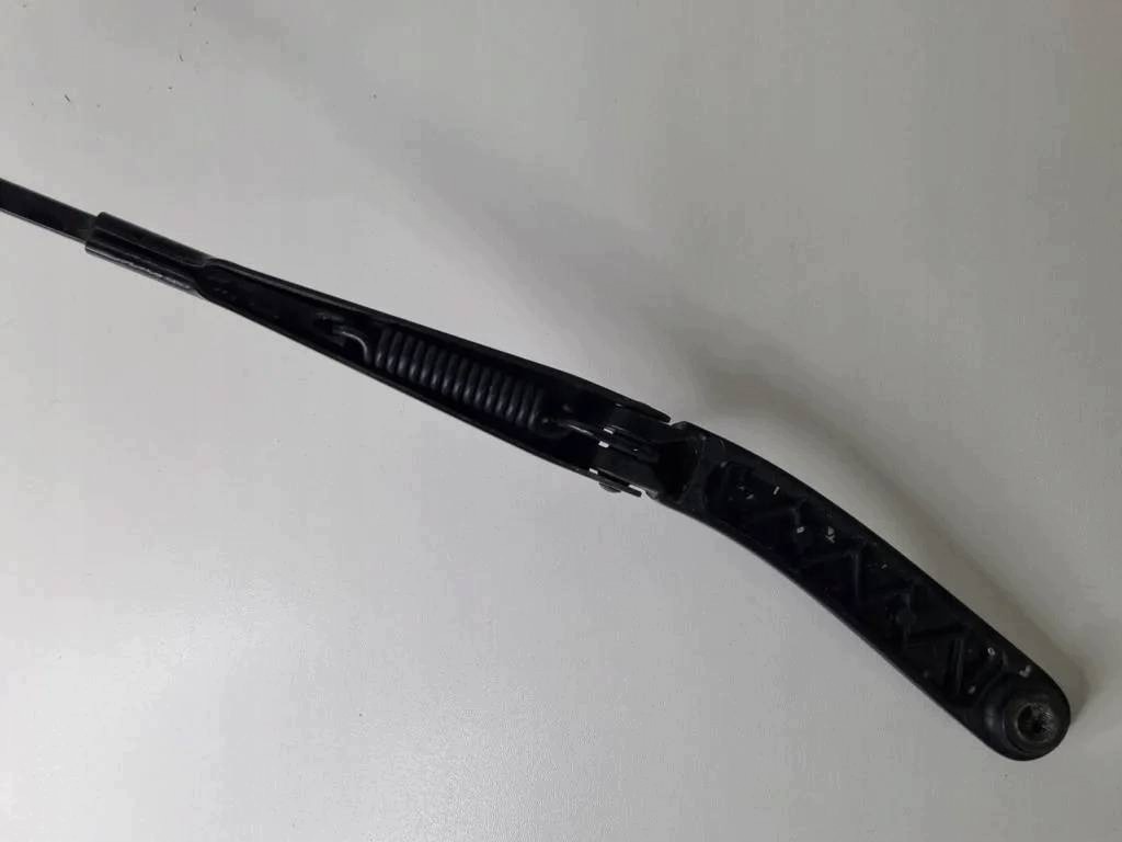 arm of wipers front right side Audi A4 B8 facelift 2013 8K1955408