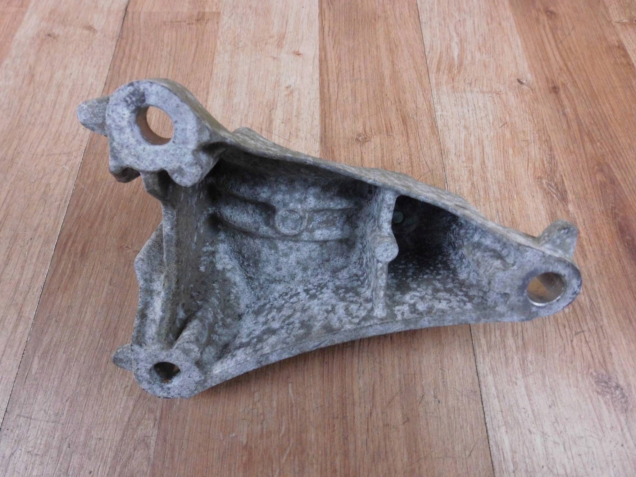 Mazda CX-3 1.5 Support plaque Console Support arbre Demi axe napedowej S5