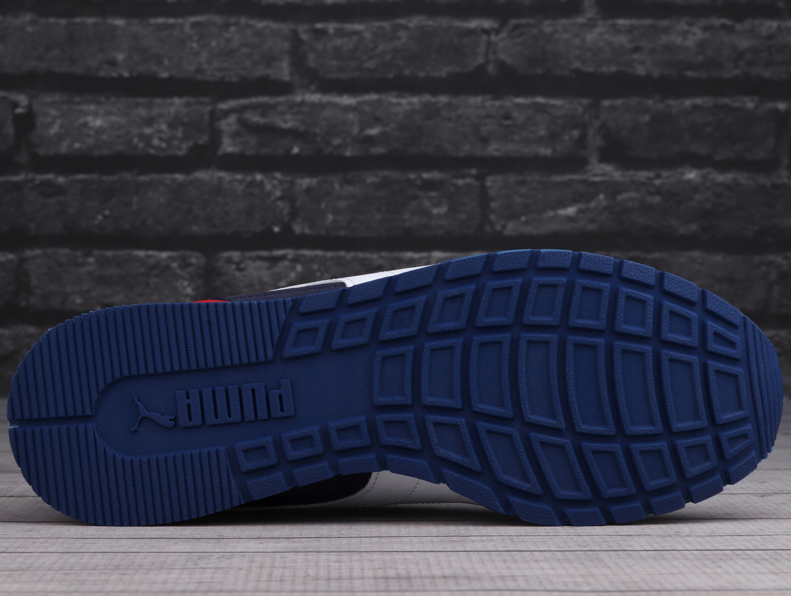 Buty męskie Puma ST RUNNER V3 NL Kod producenta EO38485711